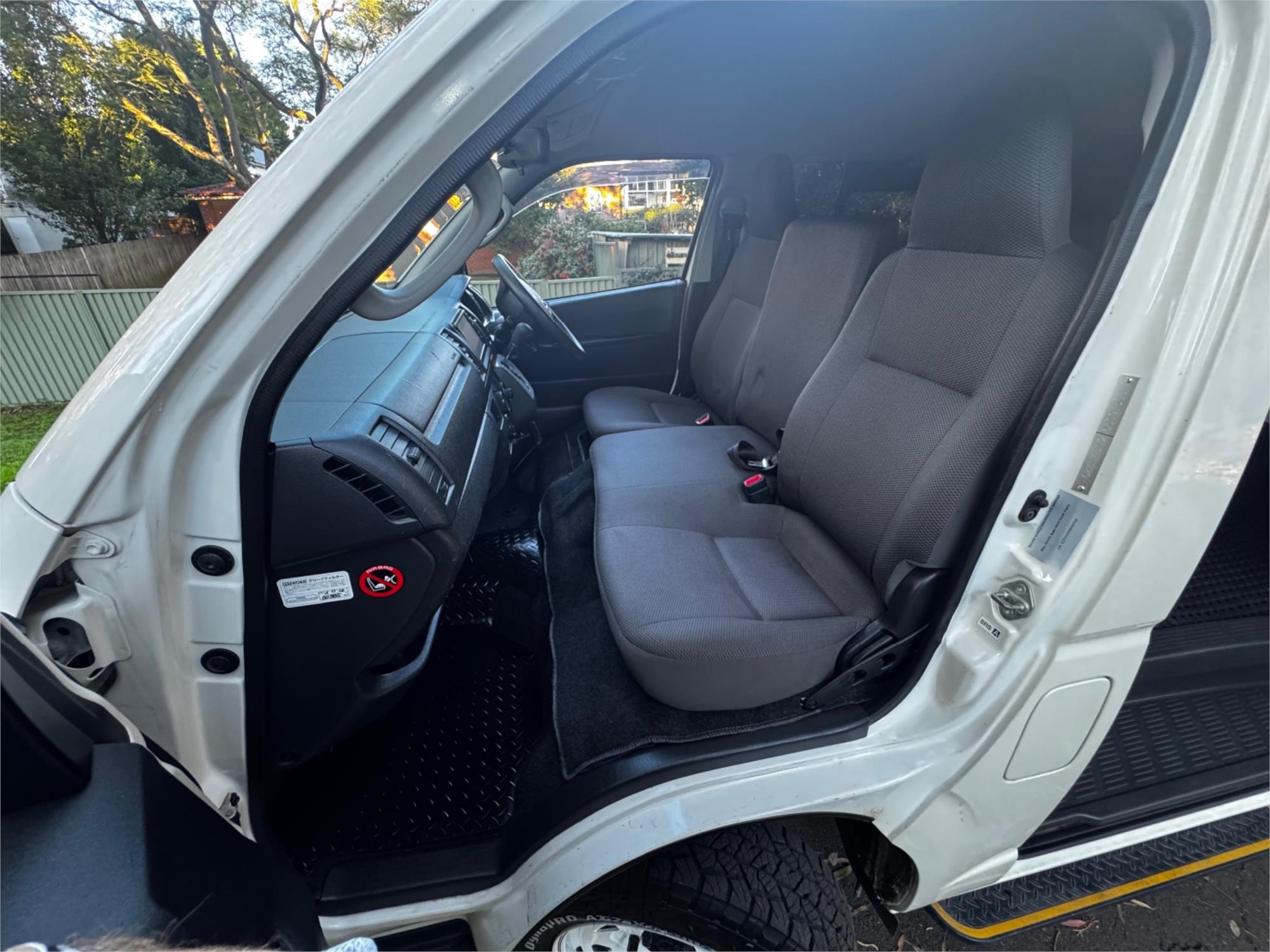 2015 TOYOTA HIACE KDH206 HIGH ROOF AUTOMATIC VAN