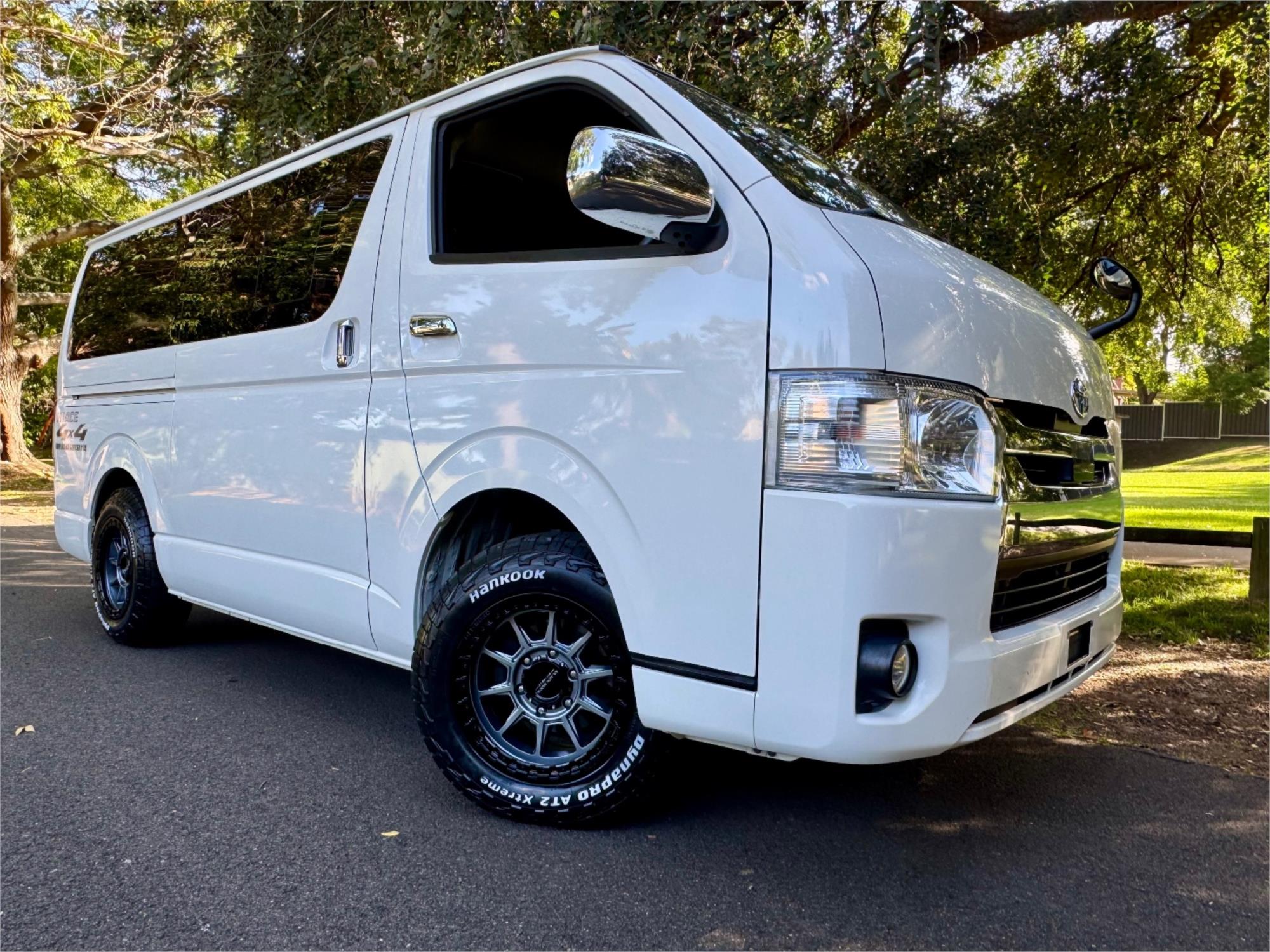 2018 TOYOTA HIACE GDH206 6 SP AUTOMATIC VAN