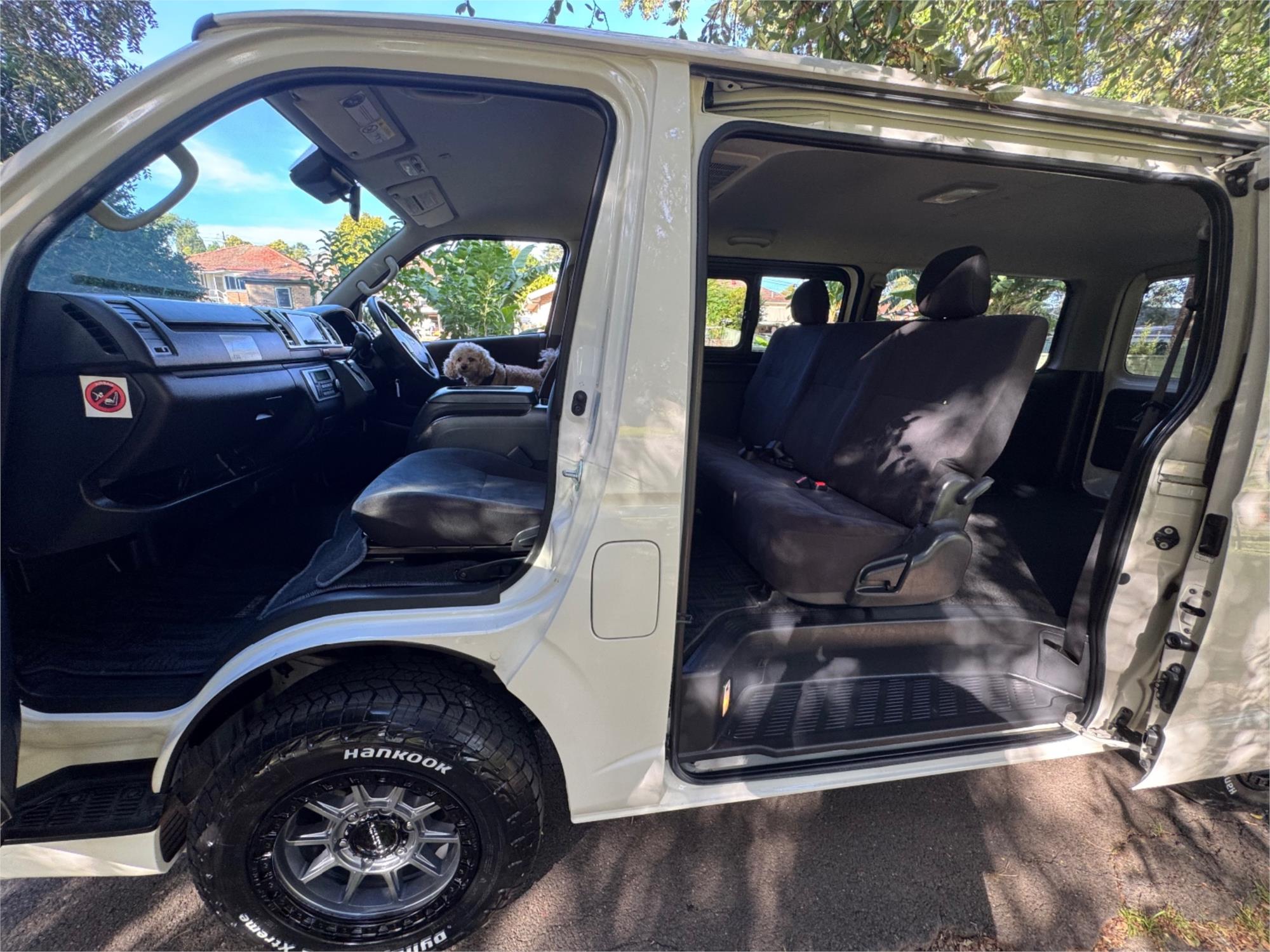 2018 TOYOTA HIACE GDH206 6 SP AUTOMATIC VAN