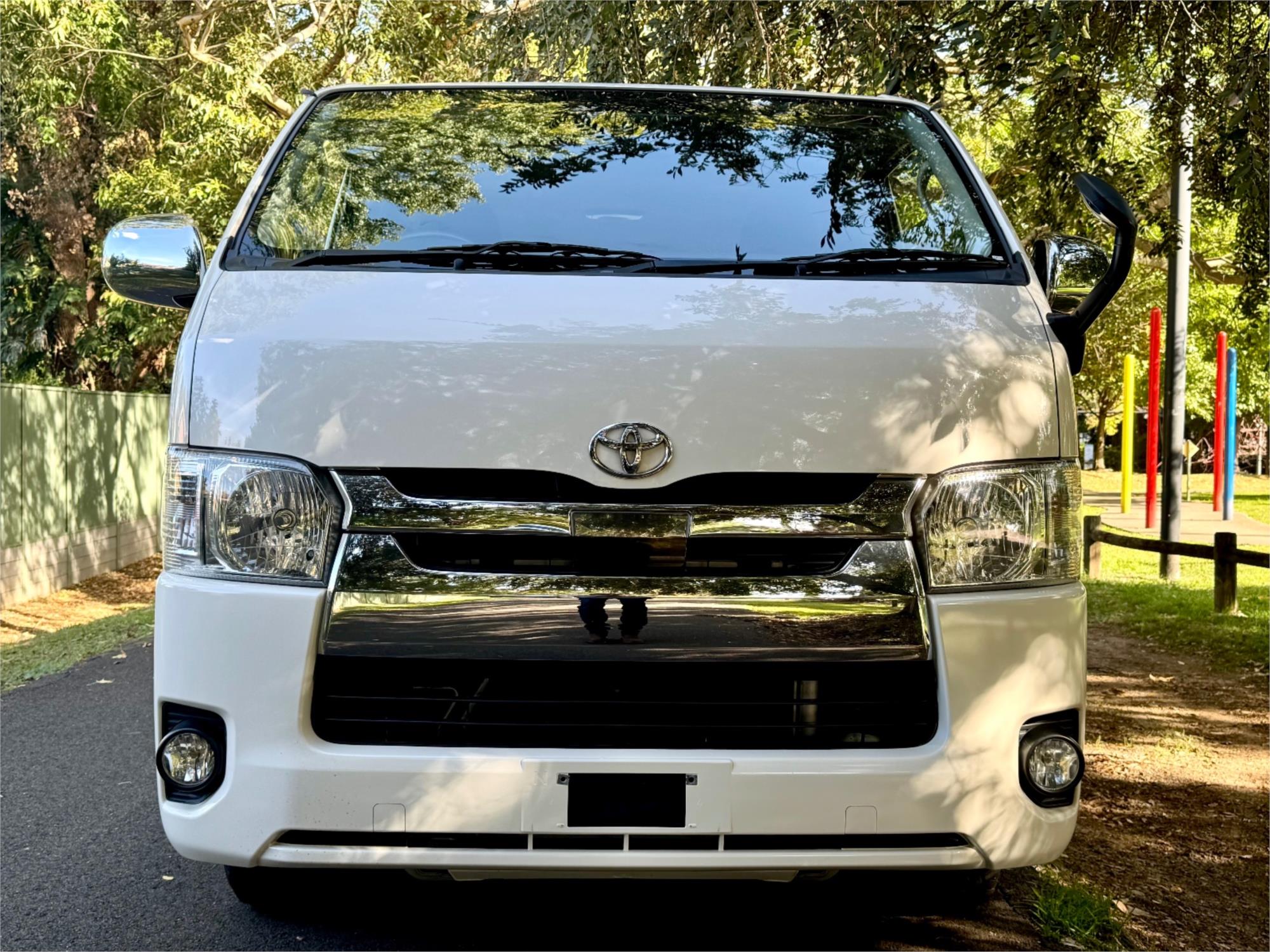 2018 TOYOTA HIACE GDH206 6 SP AUTOMATIC VAN