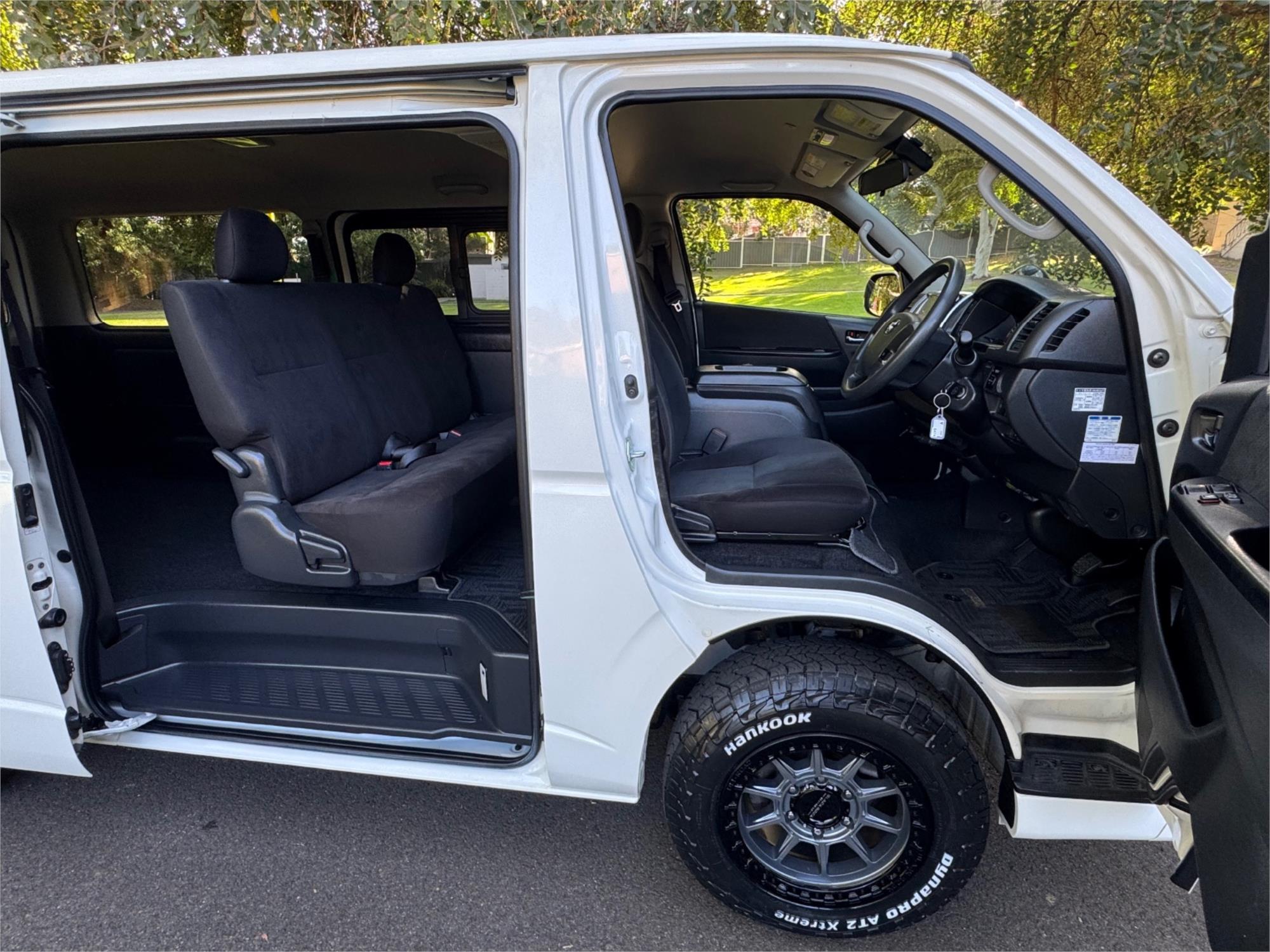 2018 TOYOTA HIACE GDH206 6 SP AUTOMATIC VAN