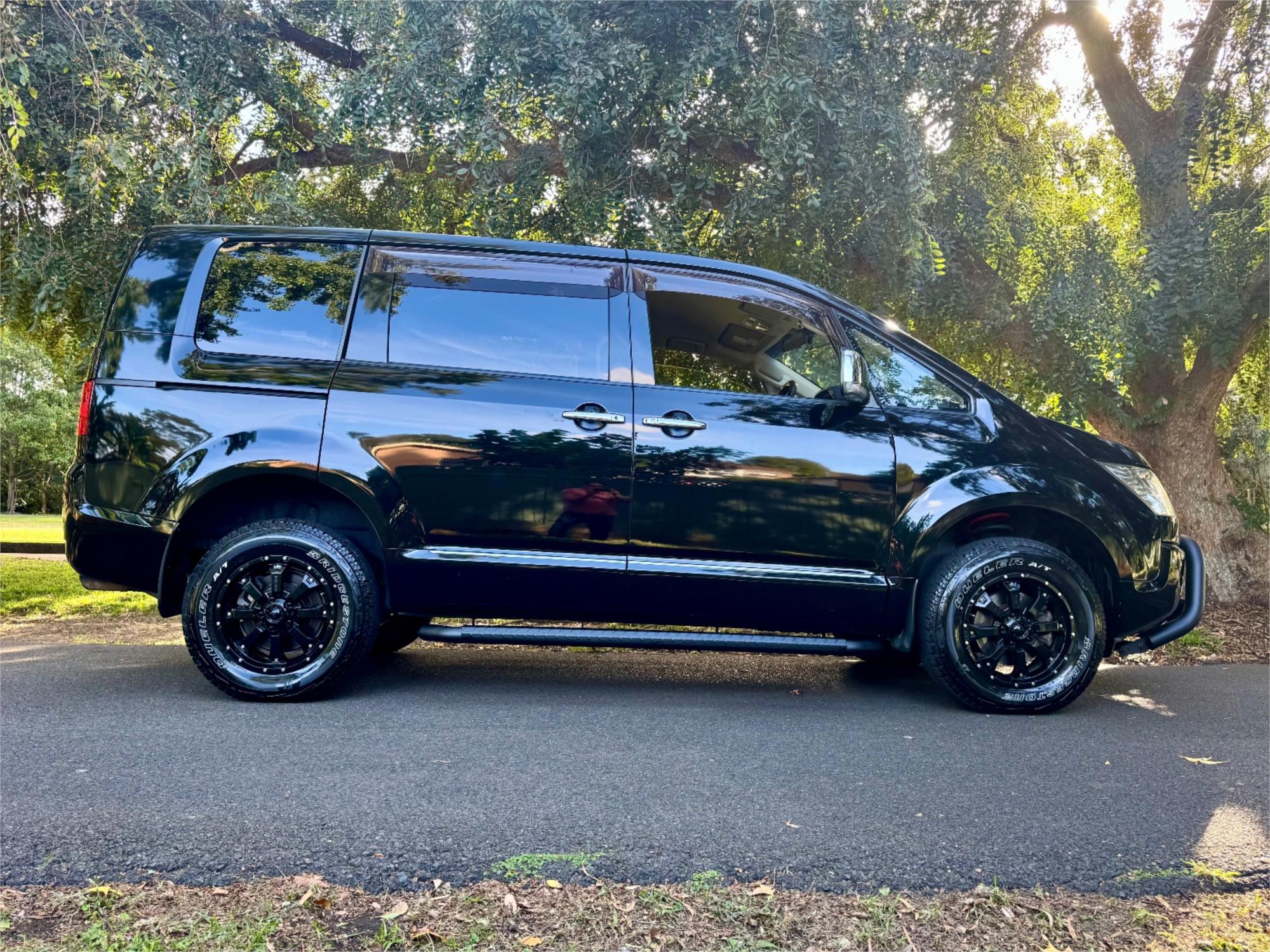 2017 MITSUBISHI DELICA AUTOMATIC WAGON