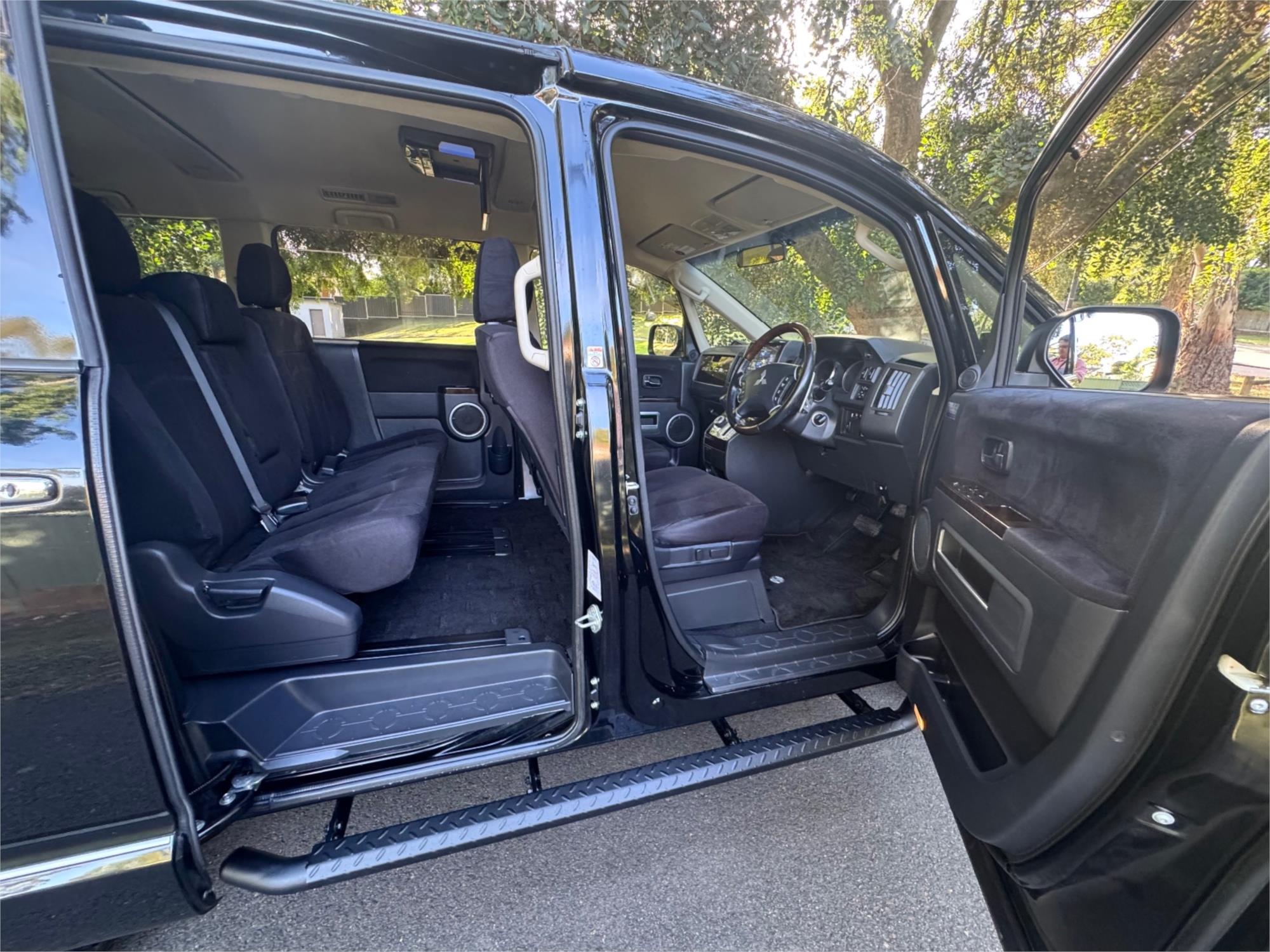 2017 MITSUBISHI DELICA AUTOMATIC WAGON