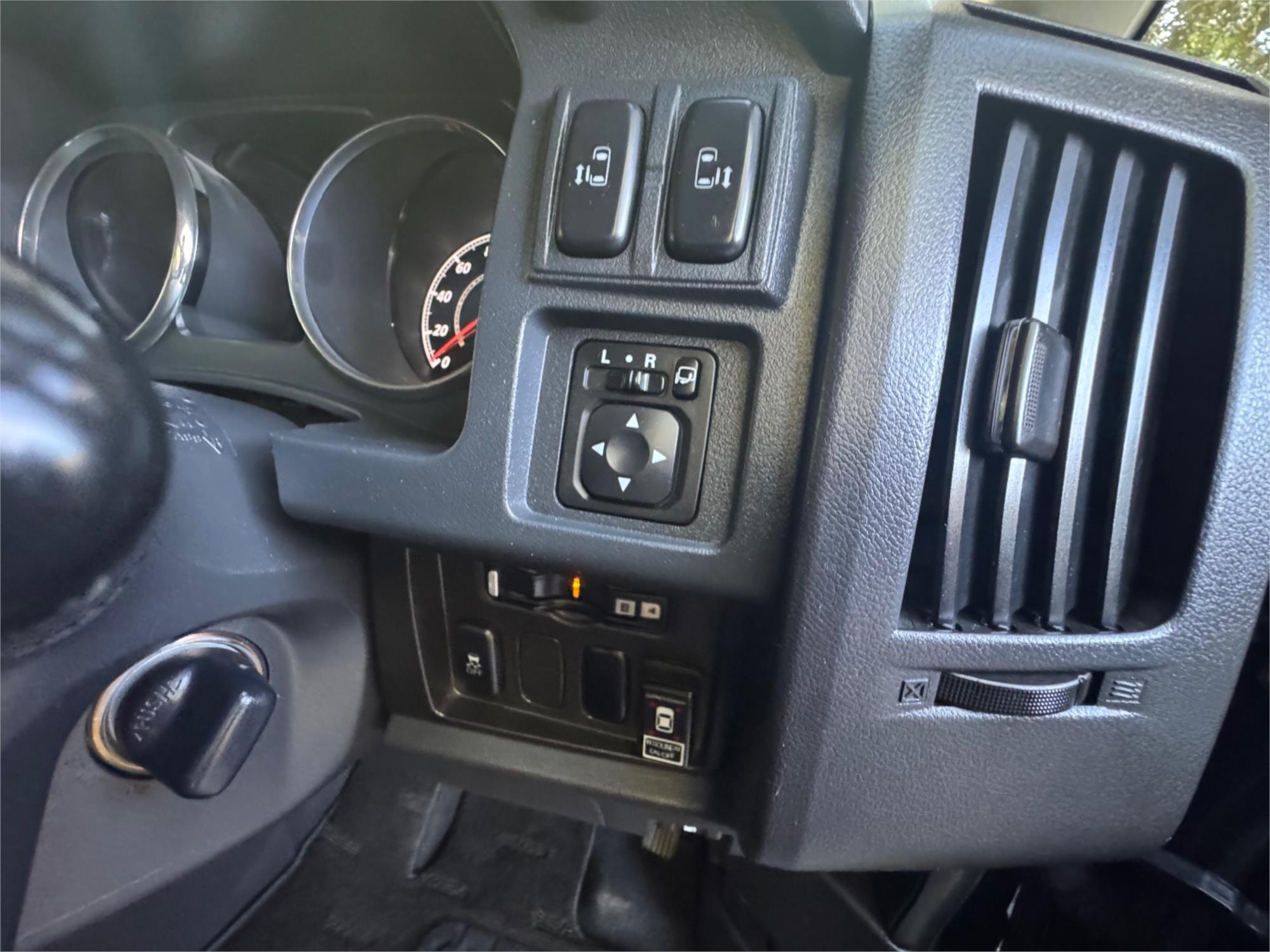 2017 MITSUBISHI DELICA AUTOMATIC WAGON