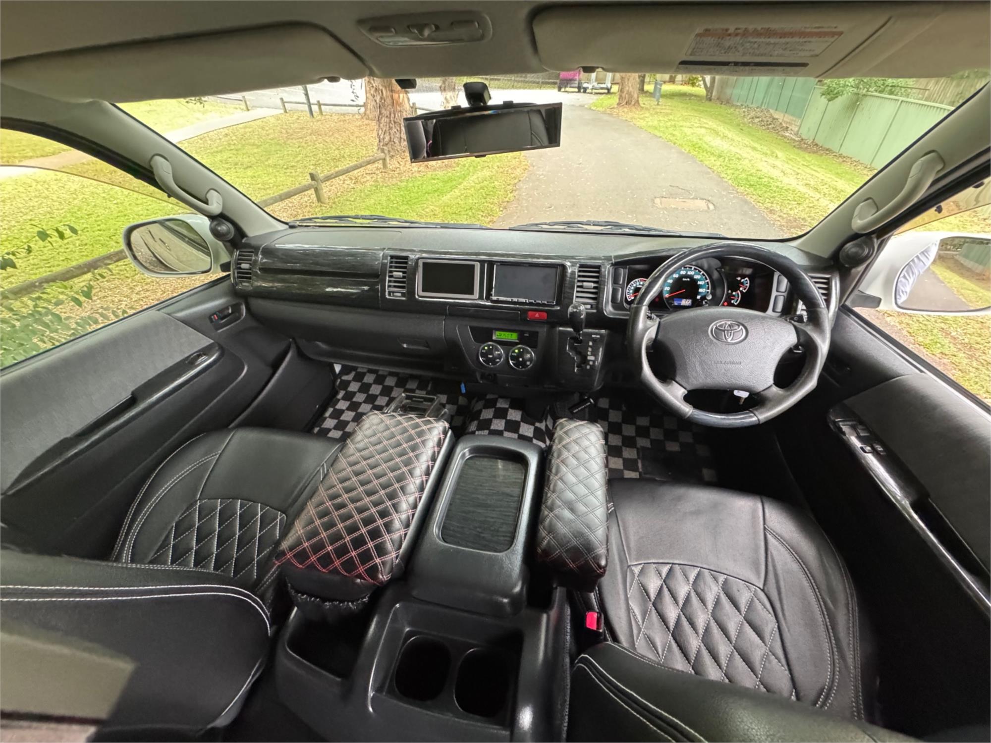 2010 TOYOTA HIACE TRH216 AUTOMATIC VAN