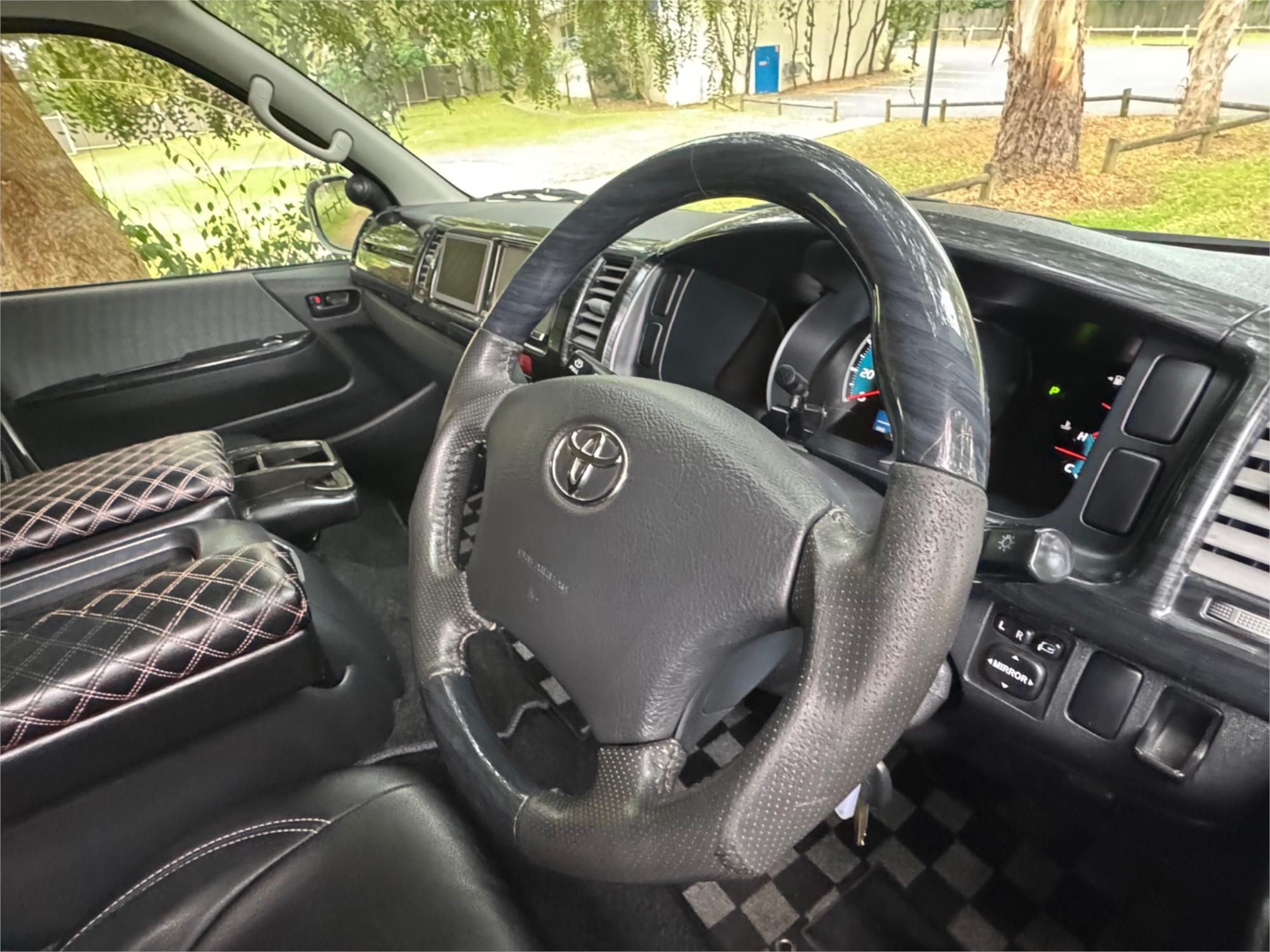 2010 TOYOTA HIACE TRH216 AUTOMATIC VAN