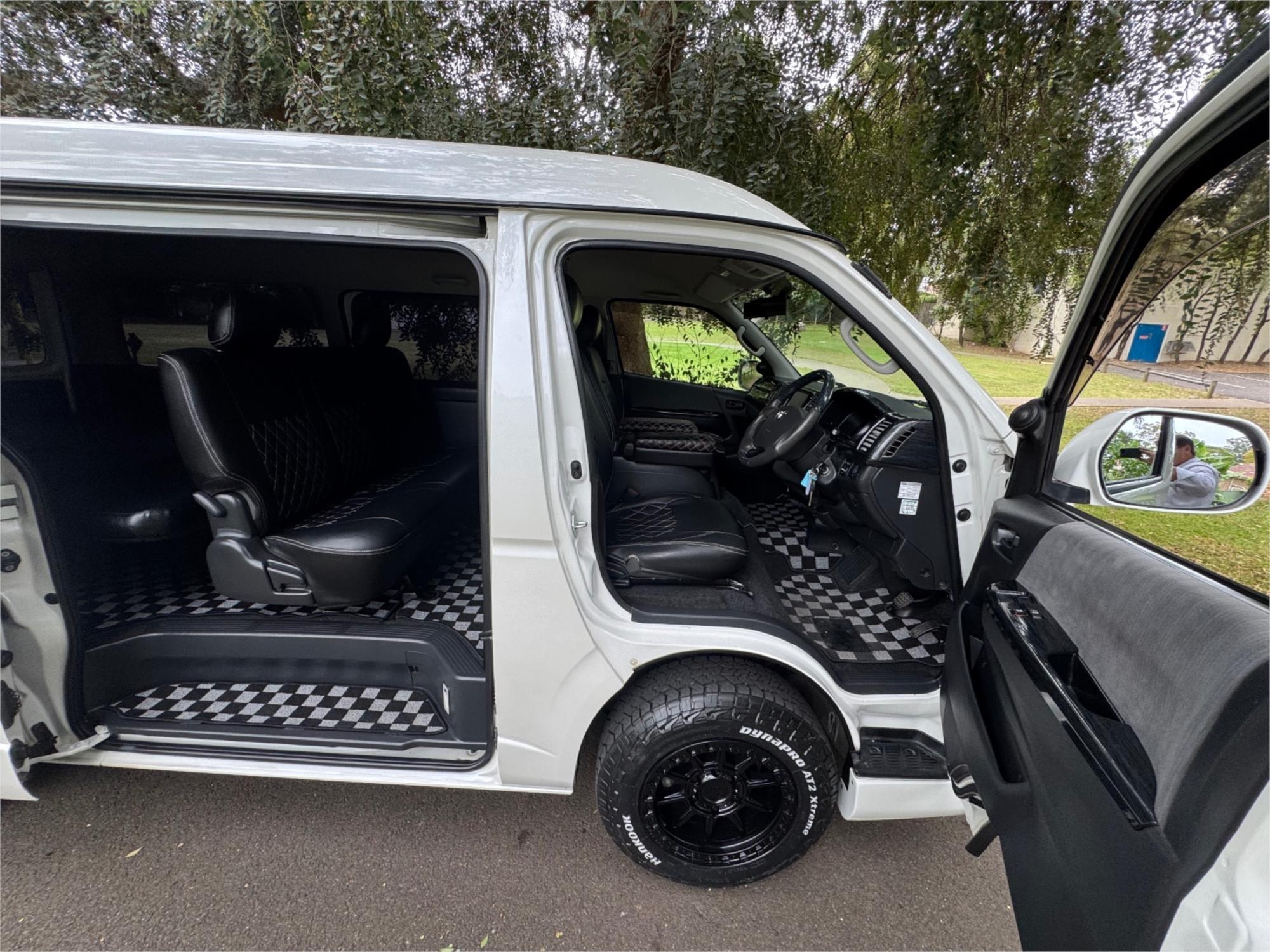2010 TOYOTA HIACE TRH216 AUTOMATIC VAN