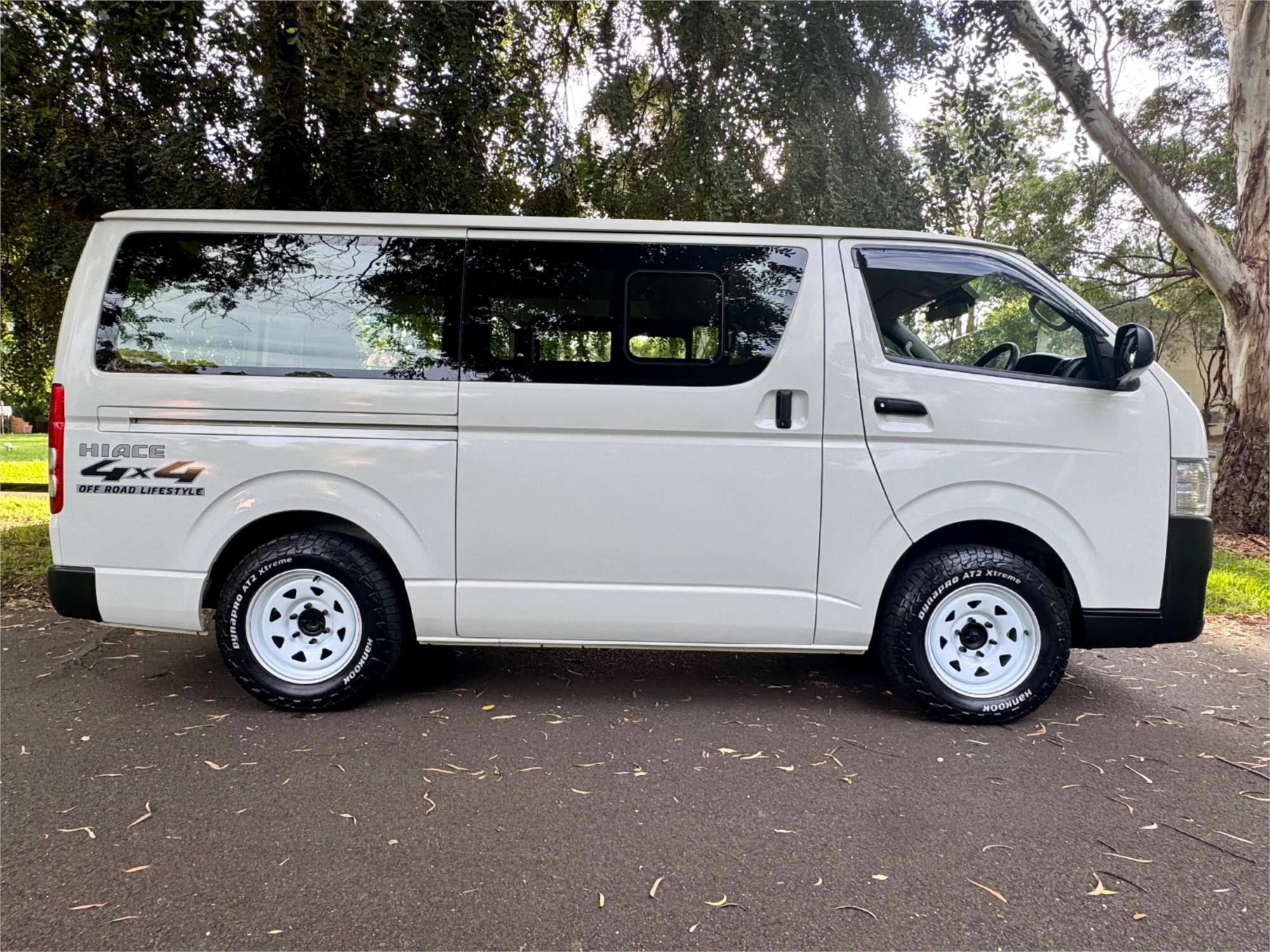 2018 TOYOTA HIACE GDH206 6 SP AUTOMATIC VAN