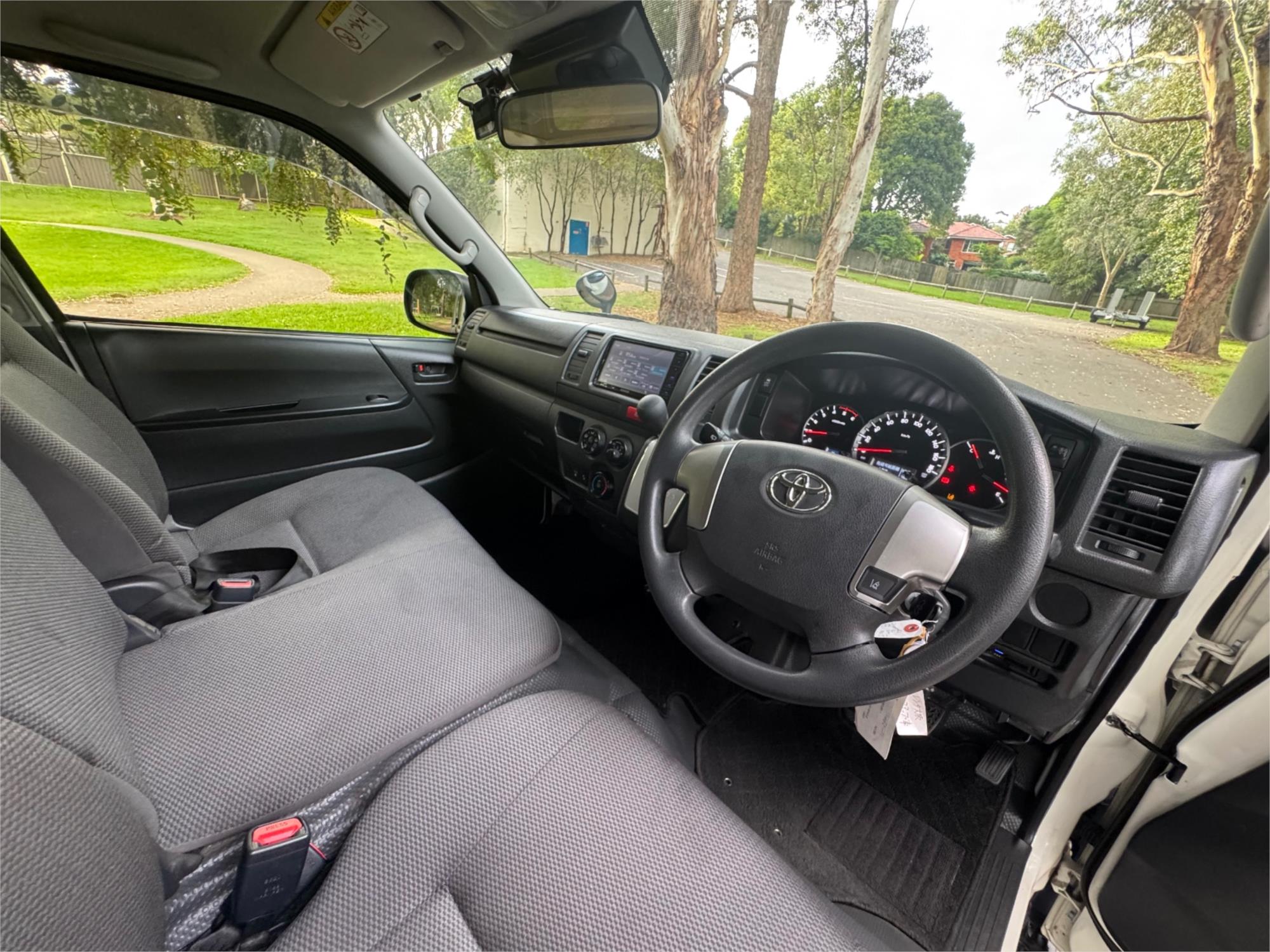 2018 TOYOTA HIACE GDH206 6 SP AUTOMATIC VAN