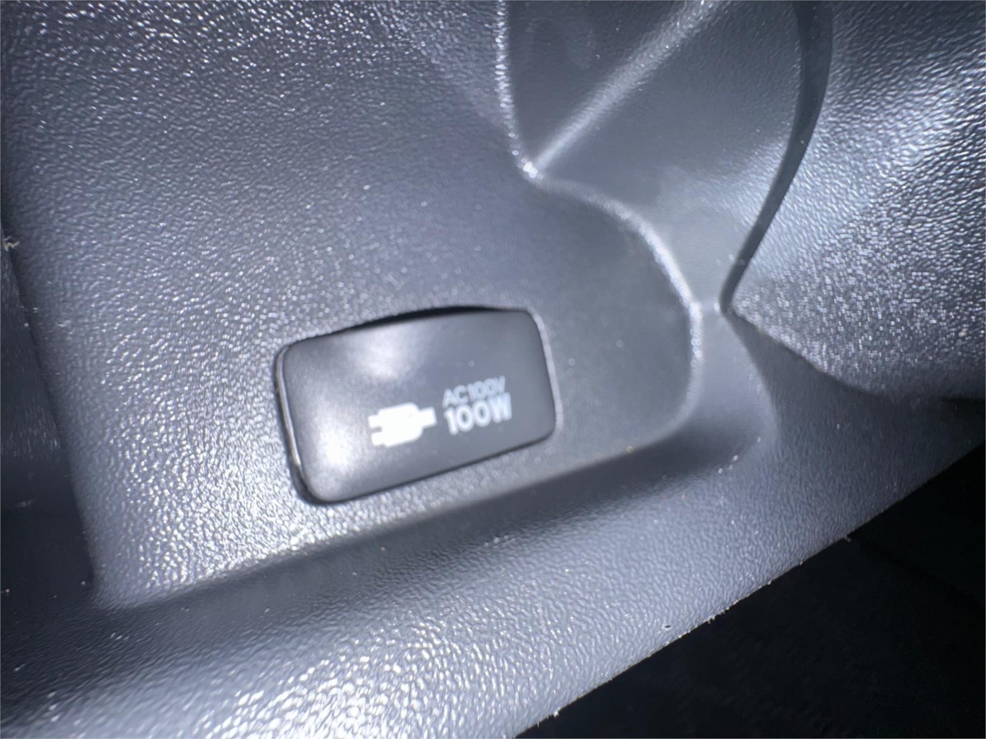 2018 TOYOTA HIACE GDH206 6 SP AUTOMATIC VAN