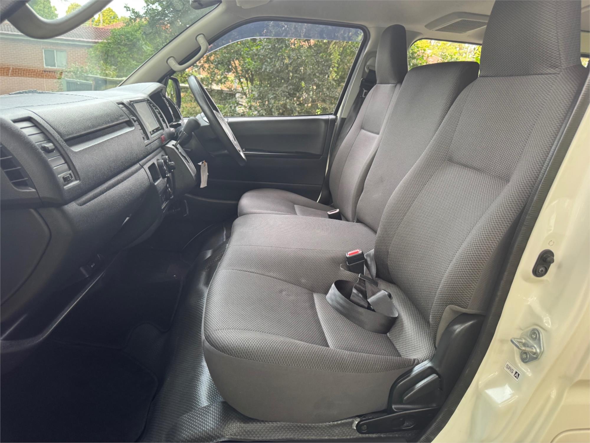 2018 TOYOTA HIACE GDH206 6 SP AUTOMATIC VAN
