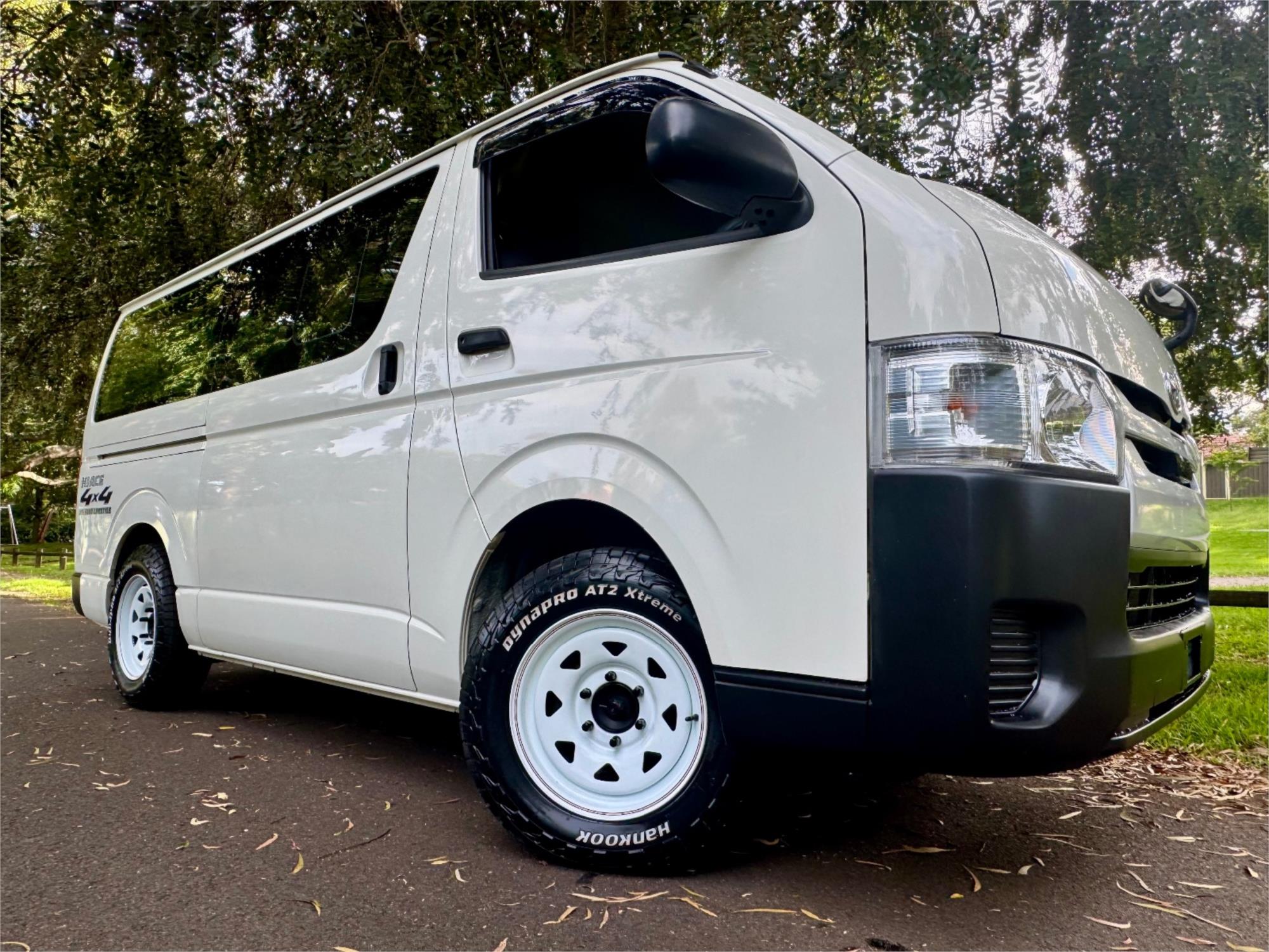 2018 TOYOTA HIACE GDH206 6 SP AUTOMATIC VAN