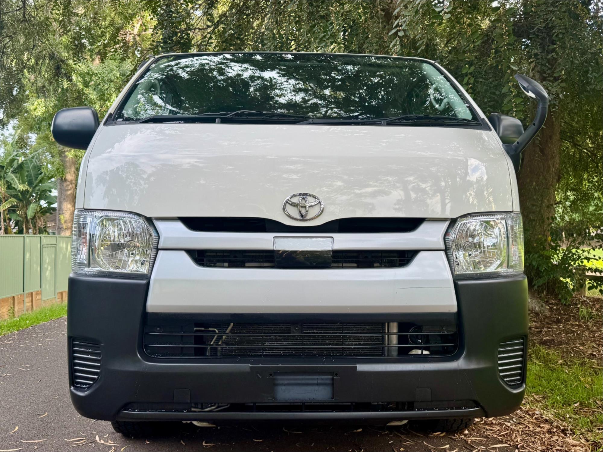 2018 TOYOTA HIACE GDH206 6 SP AUTOMATIC VAN