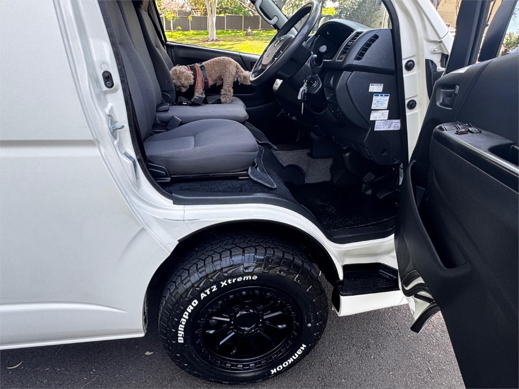 2018 TOYOTA HIACE AUTOMATIC VAN
