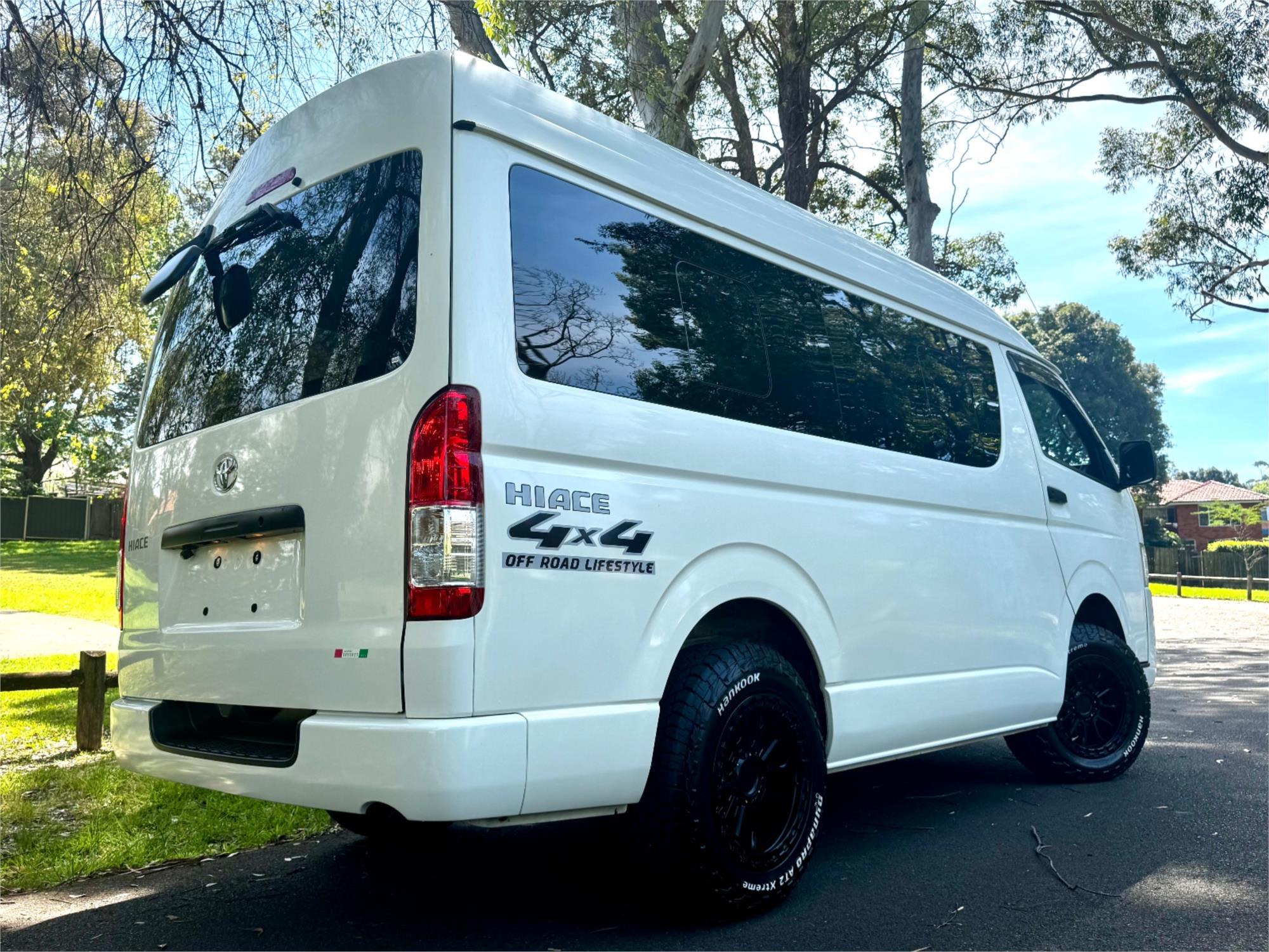 2018 TOYOTA HIACE AUTOMATIC VAN