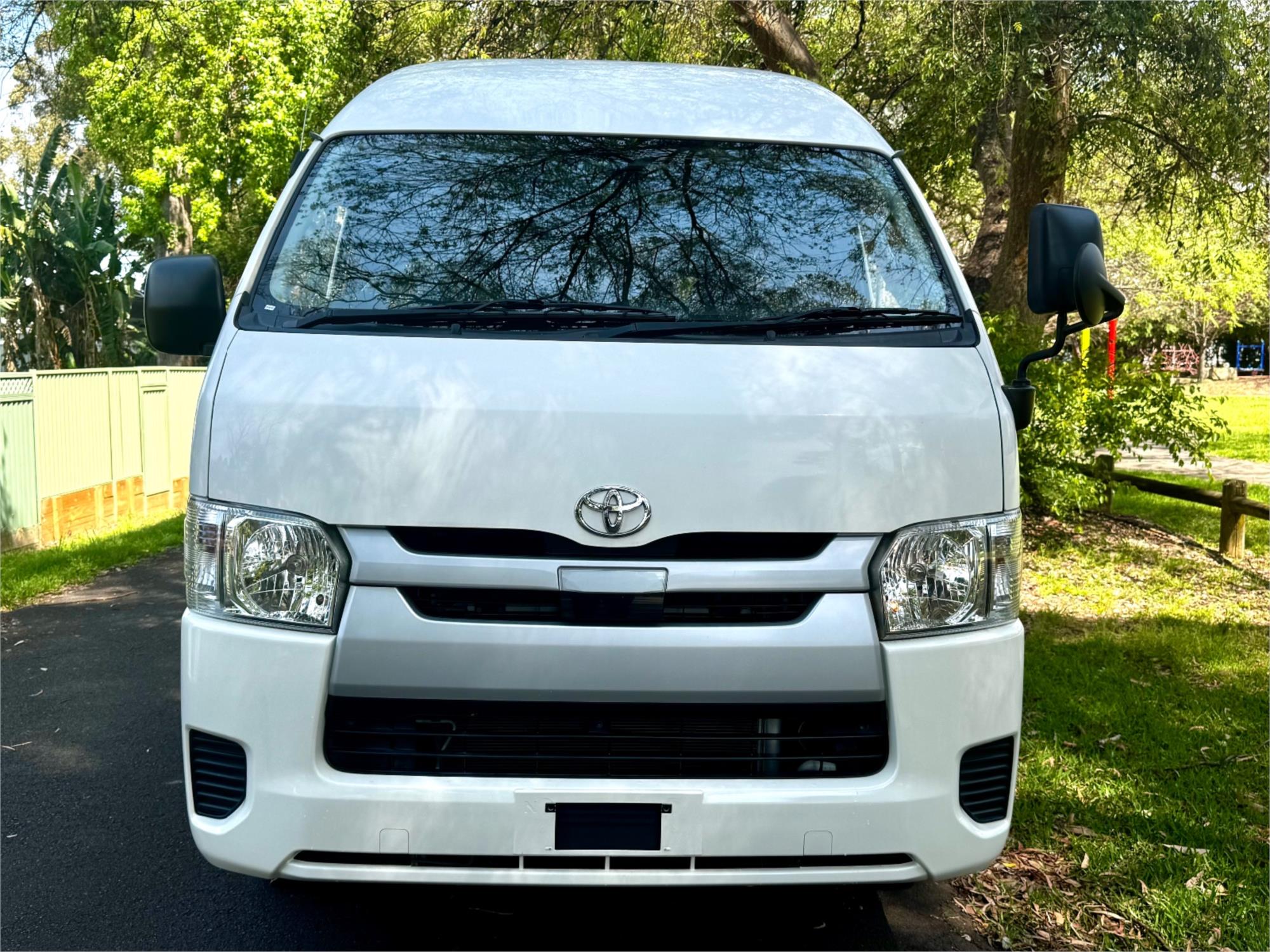 2018 TOYOTA HIACE AUTOMATIC VAN