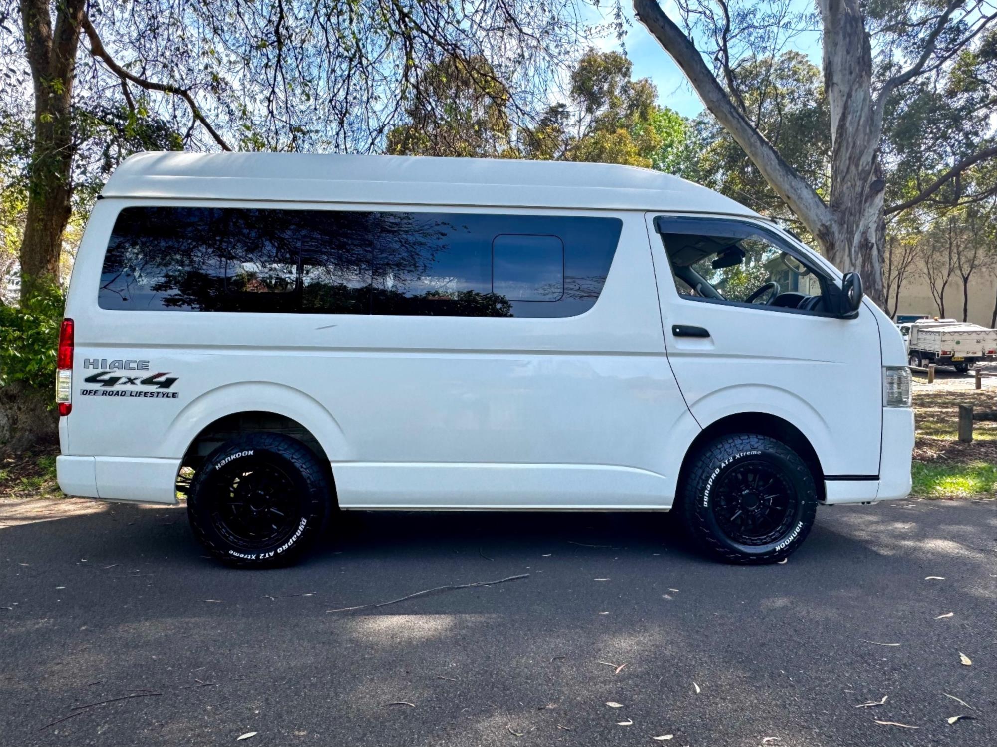2018 TOYOTA HIACE AUTOMATIC VAN