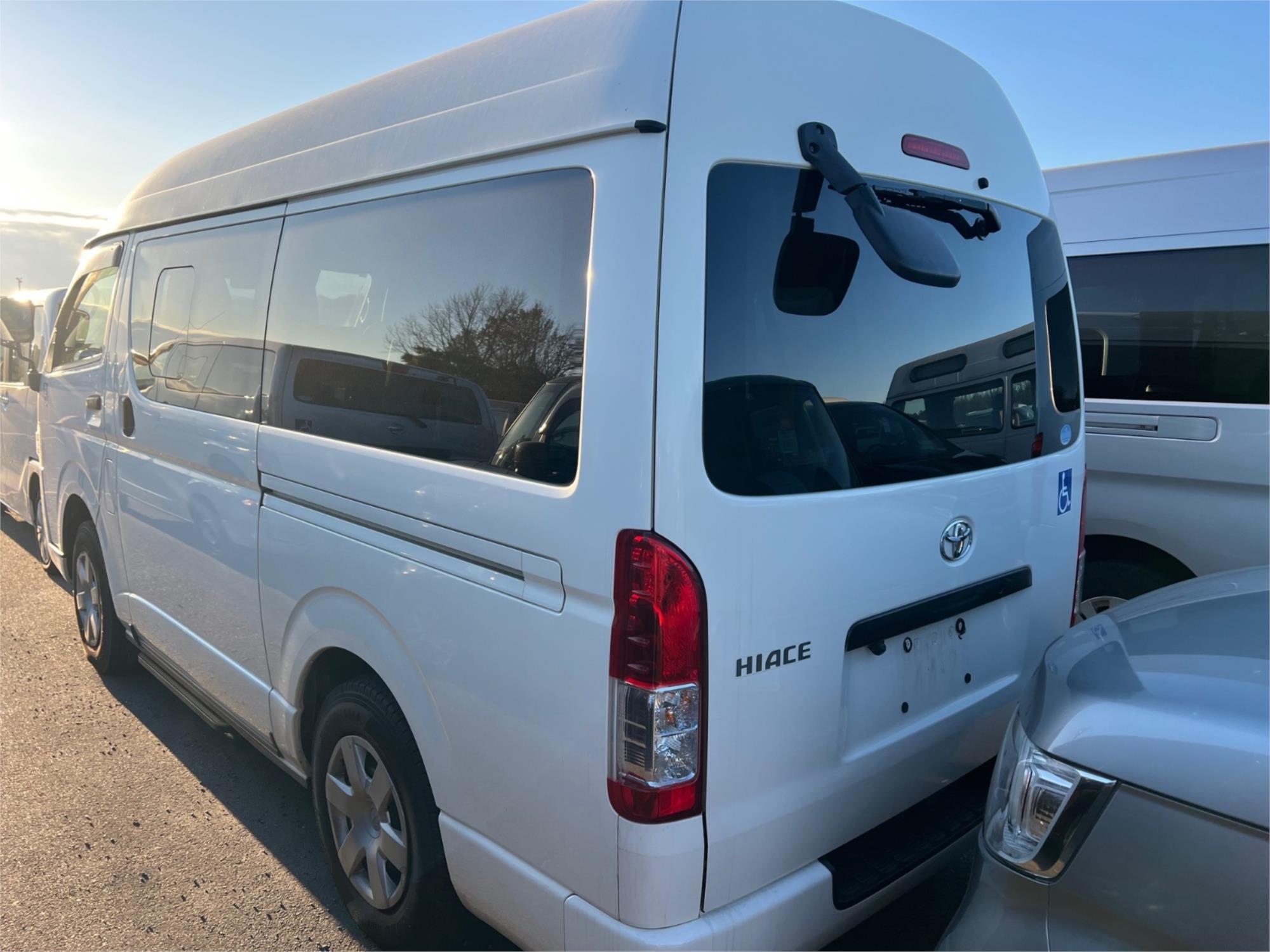 2018 TOYOTA HIACE AUTOMATIC VAN