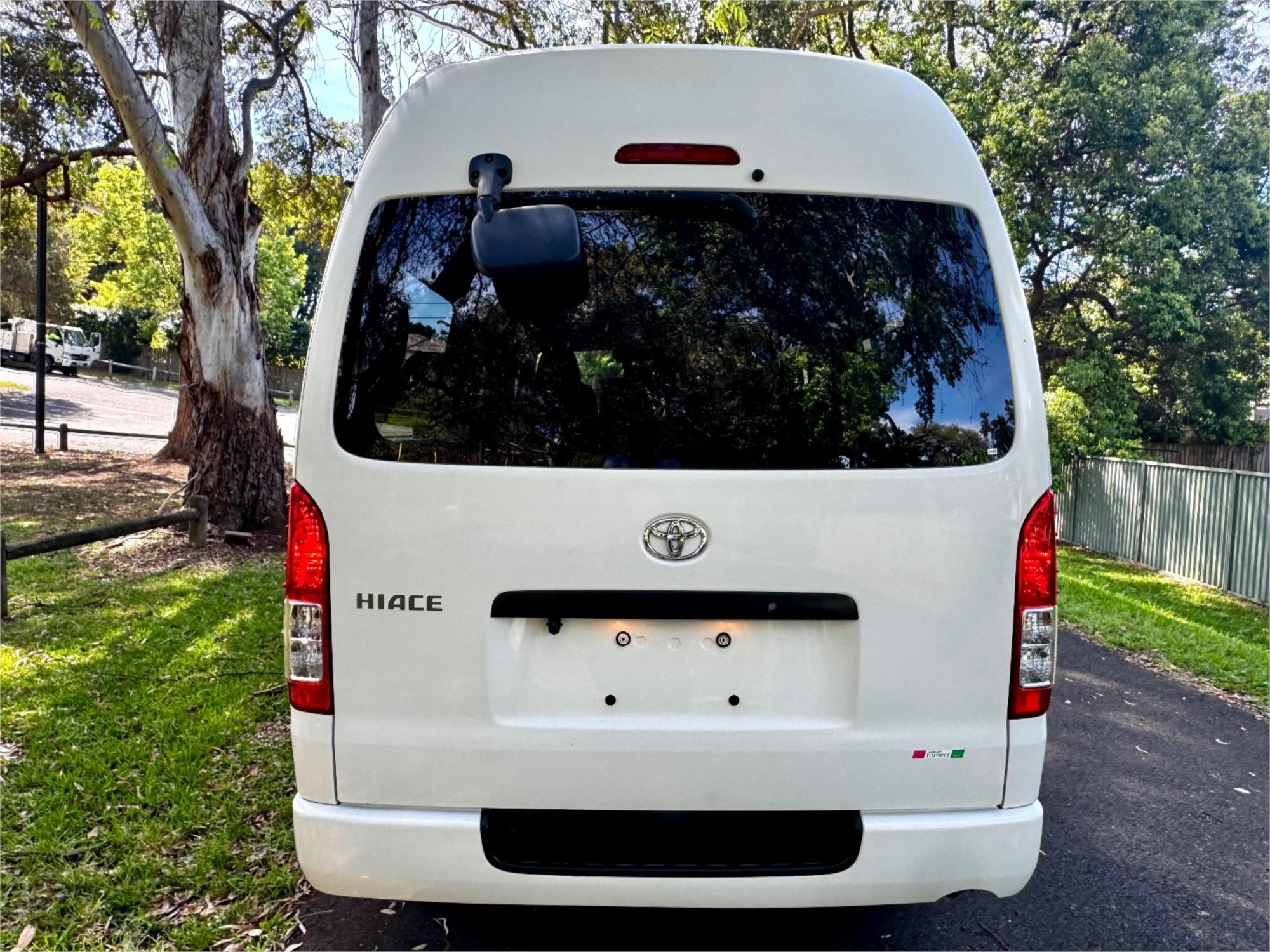 2018 TOYOTA HIACE AUTOMATIC VAN