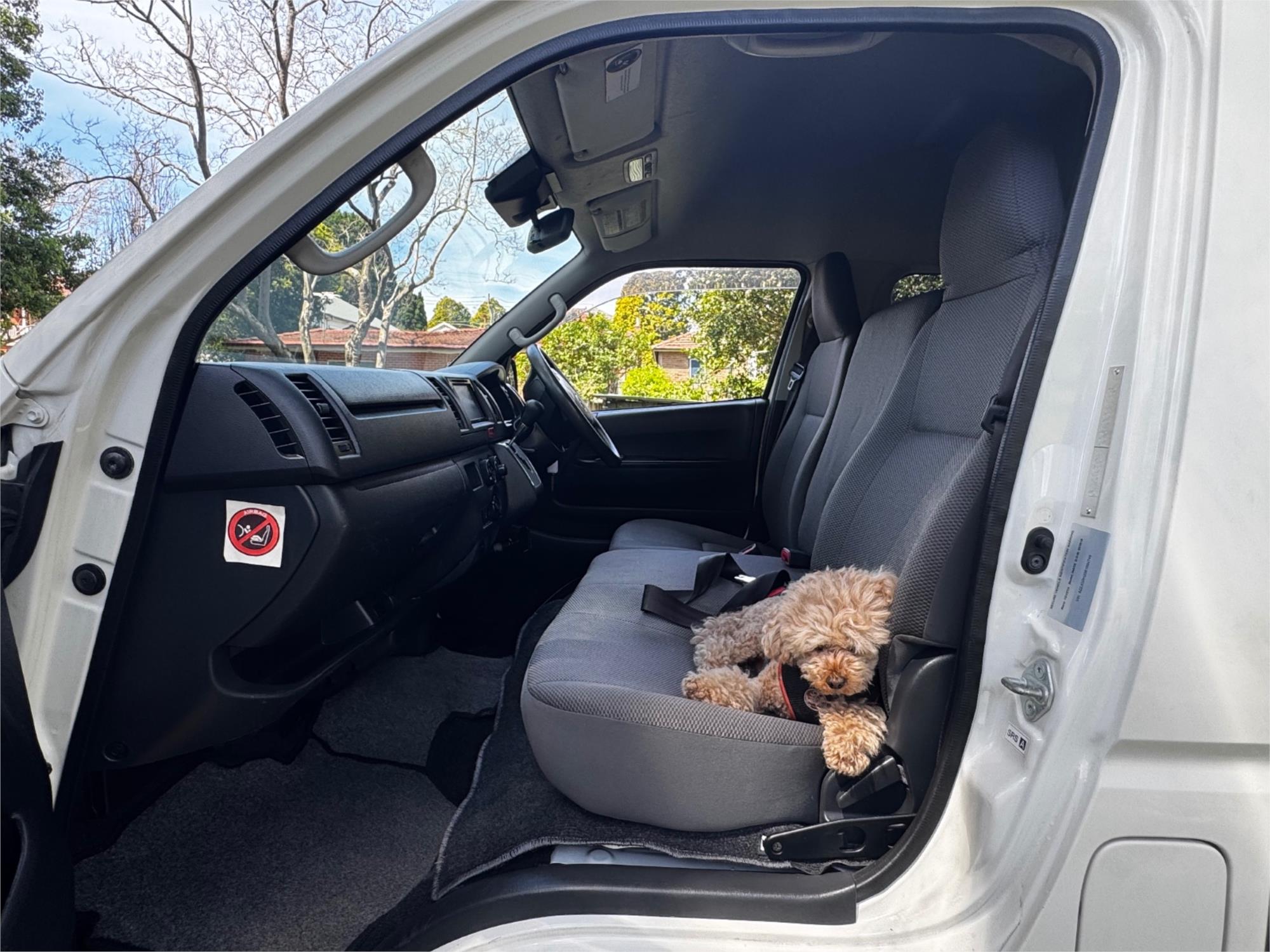 2018 TOYOTA HIACE AUTOMATIC VAN