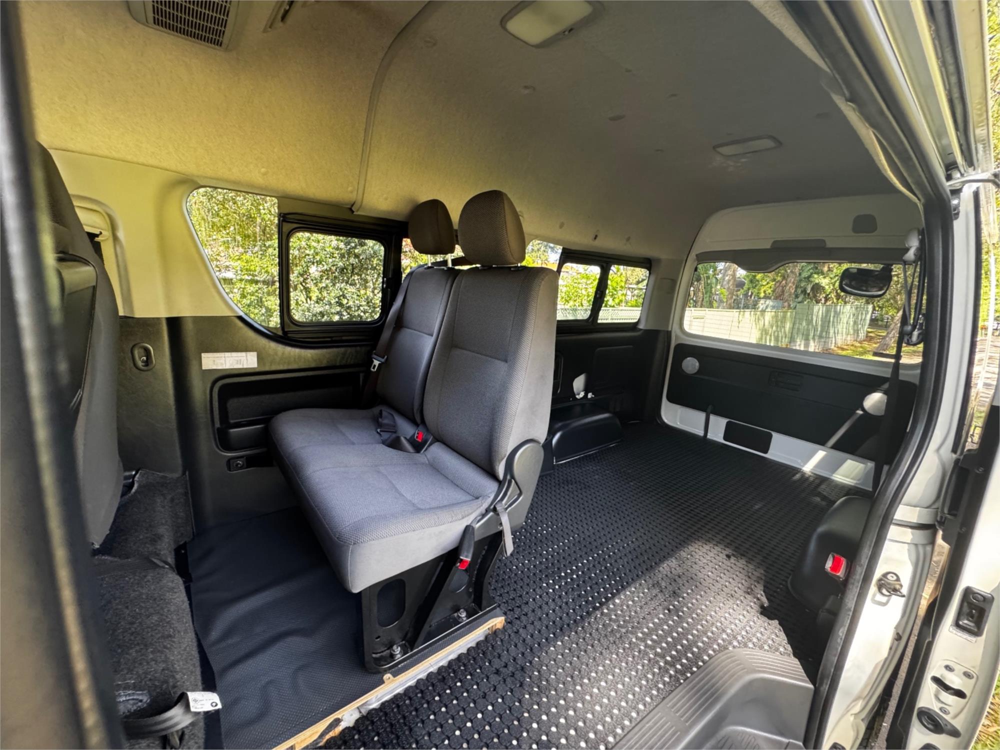 2018 TOYOTA HIACE AUTOMATIC VAN
