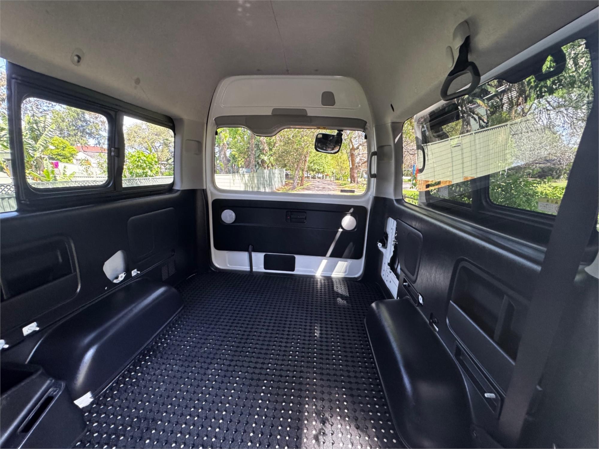 2018 TOYOTA HIACE AUTOMATIC VAN