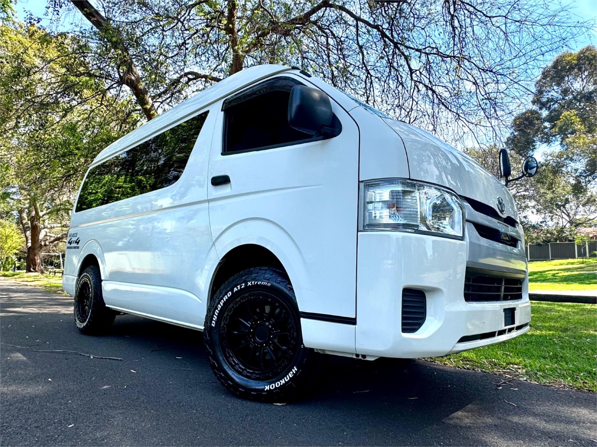 2018 TOYOTA HIACE AUTOMATIC VAN