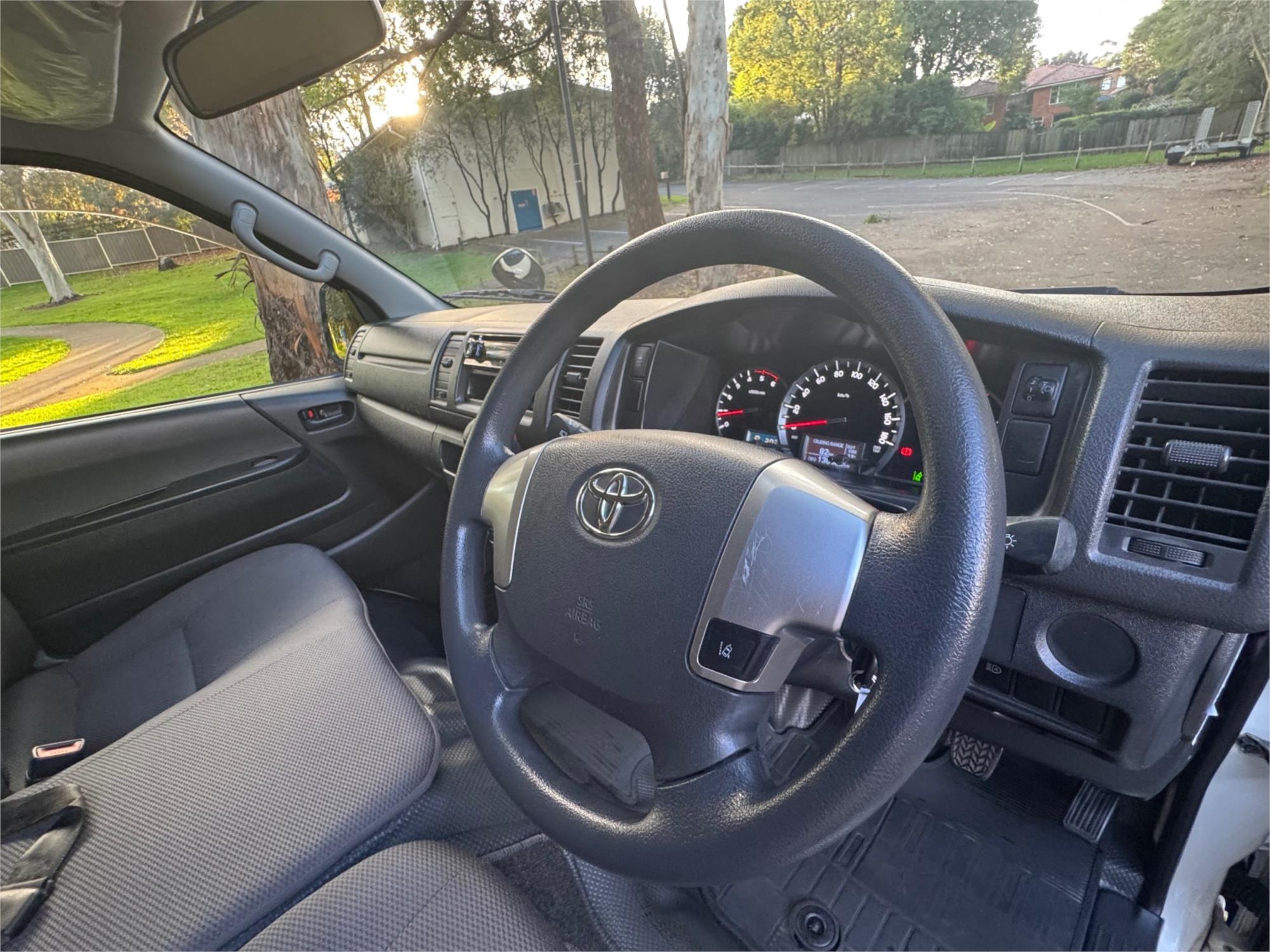 2018 TOYOTA HIACE GDH206 6 SP AUTOMATIC VAN