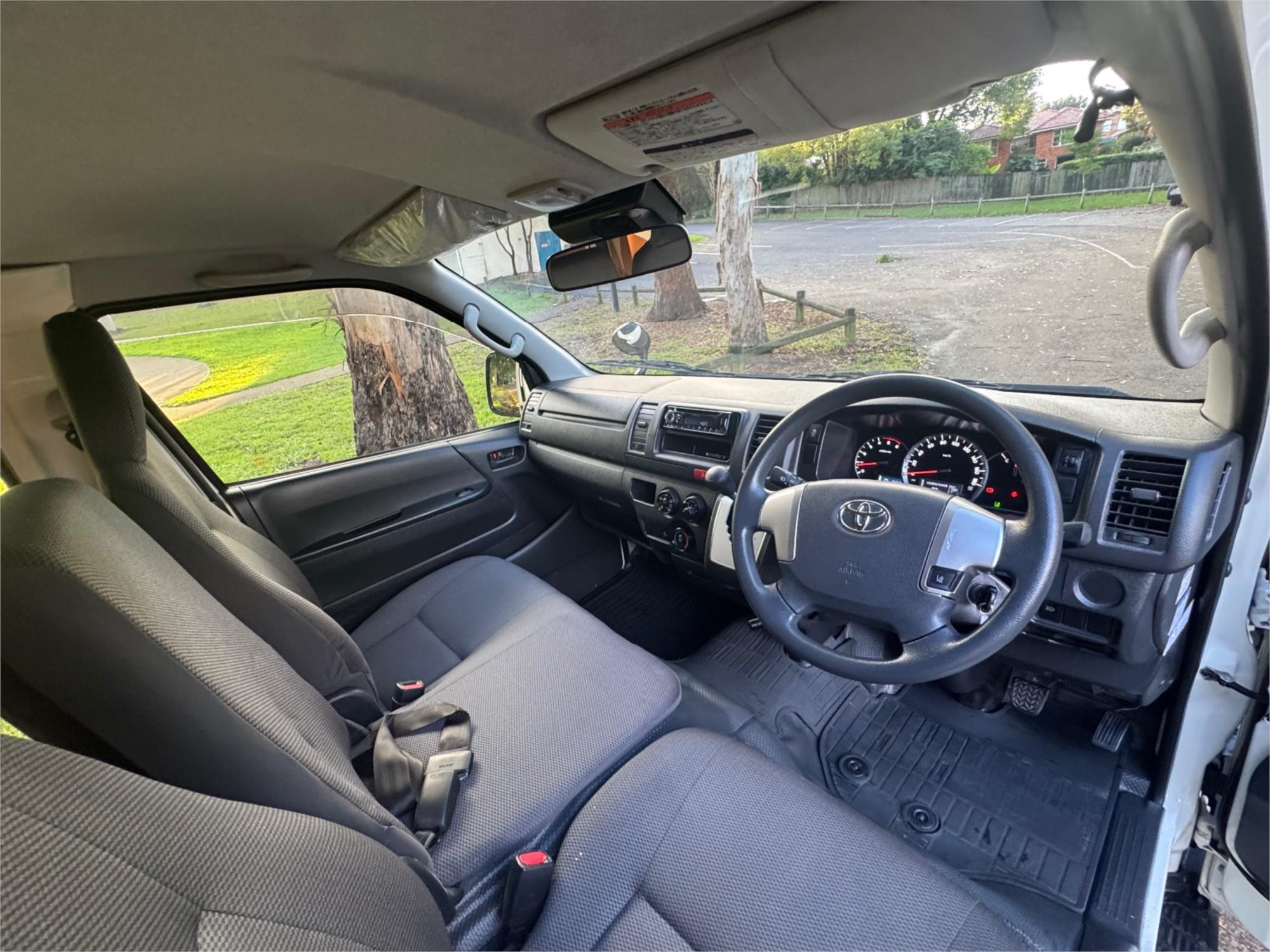 2018 TOYOTA HIACE GDH206 6 SP AUTOMATIC VAN