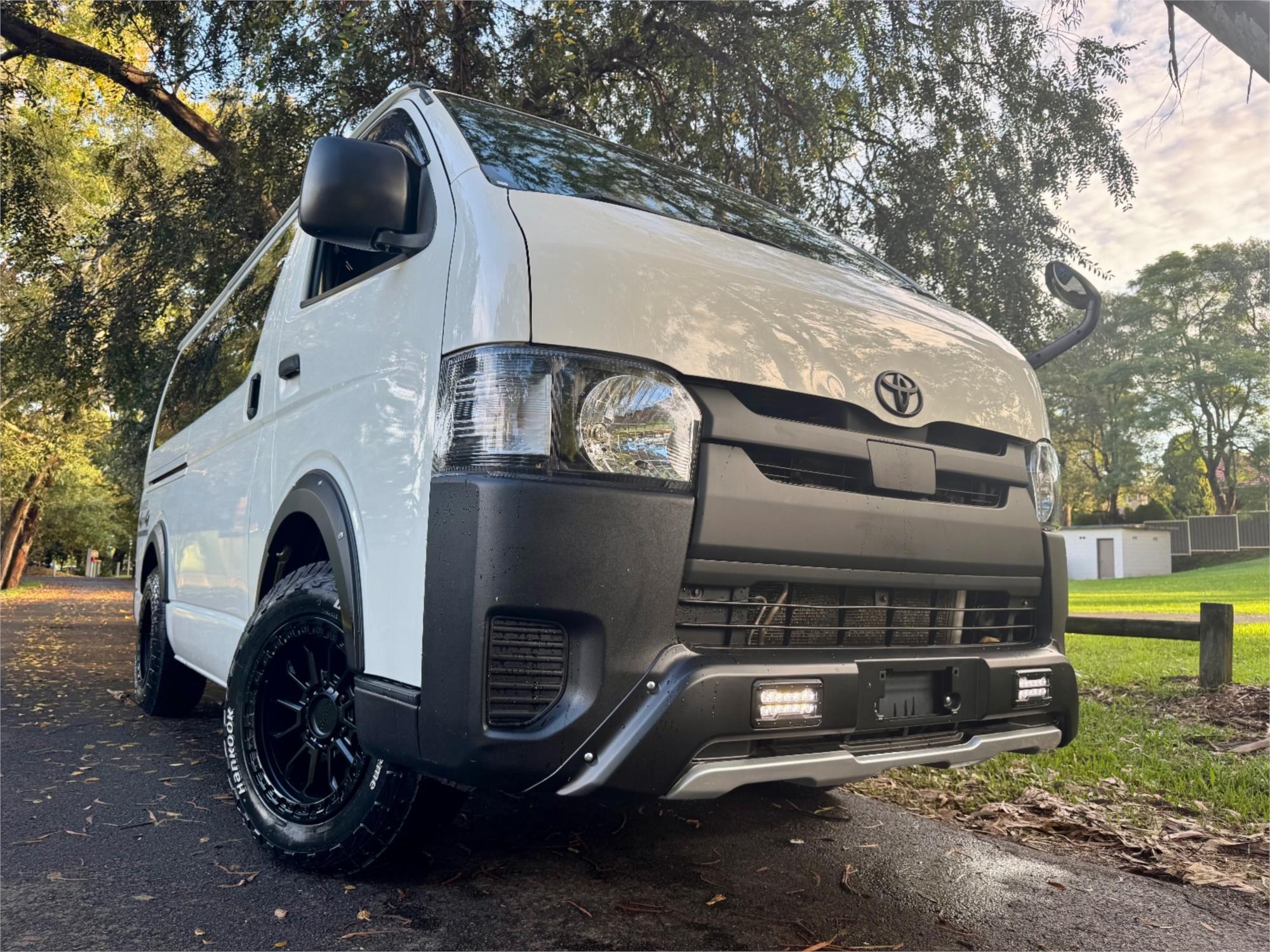 2018 TOYOTA HIACE GDH206 6 SP AUTOMATIC VAN