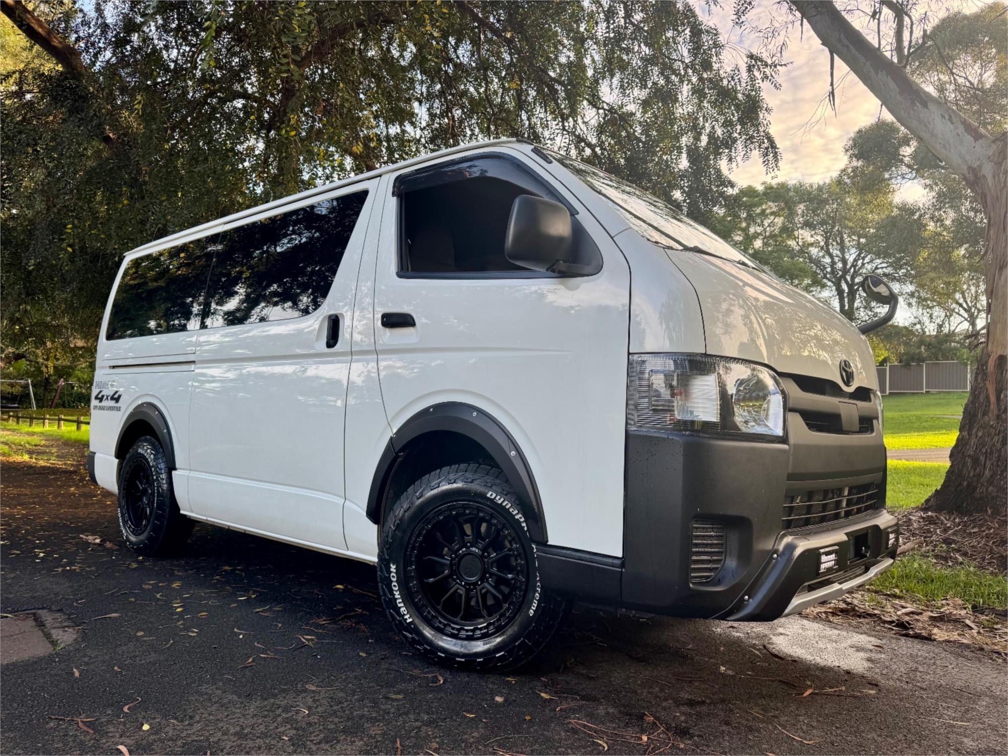 2018 TOYOTA HIACE GDH206 6 SP AUTOMATIC VAN