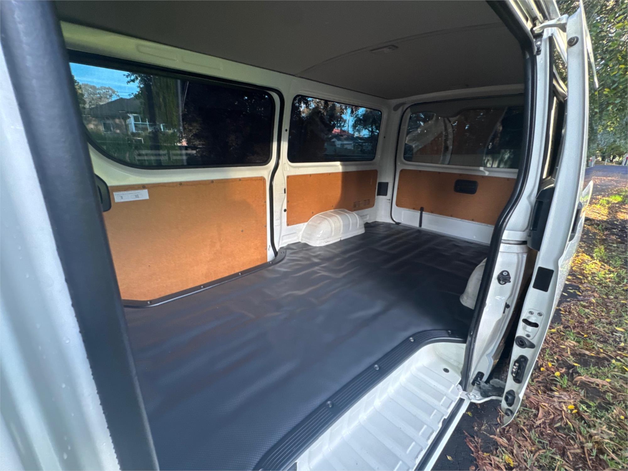 2018 TOYOTA HIACE GDH206 6 SP AUTOMATIC VAN