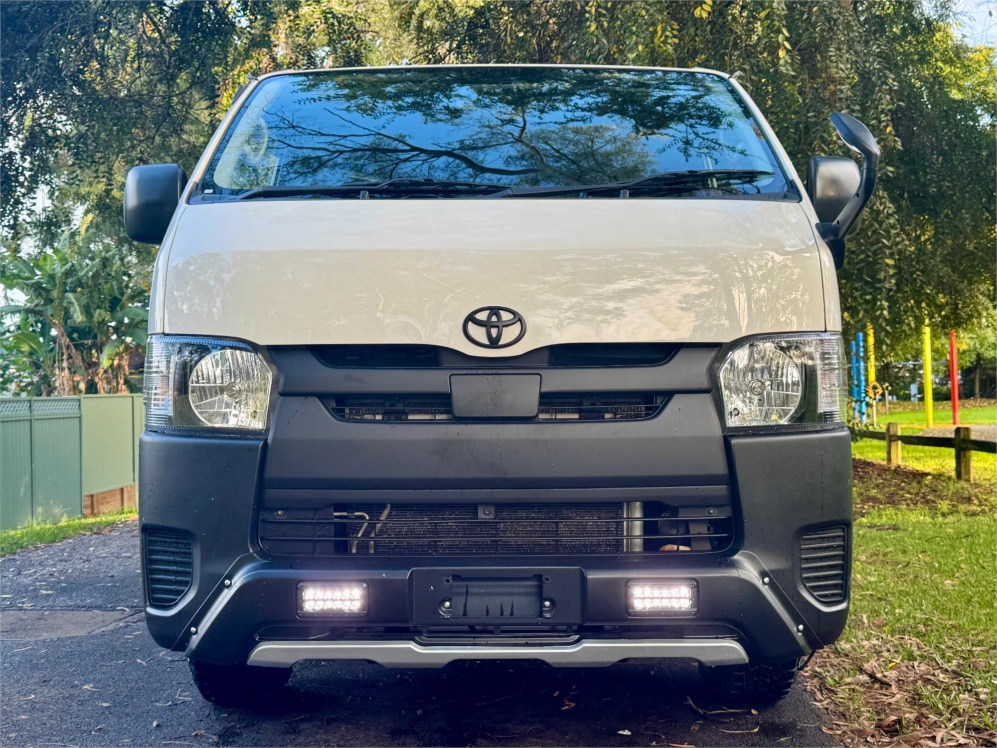 2018 TOYOTA HIACE GDH206 6 SP AUTOMATIC VAN