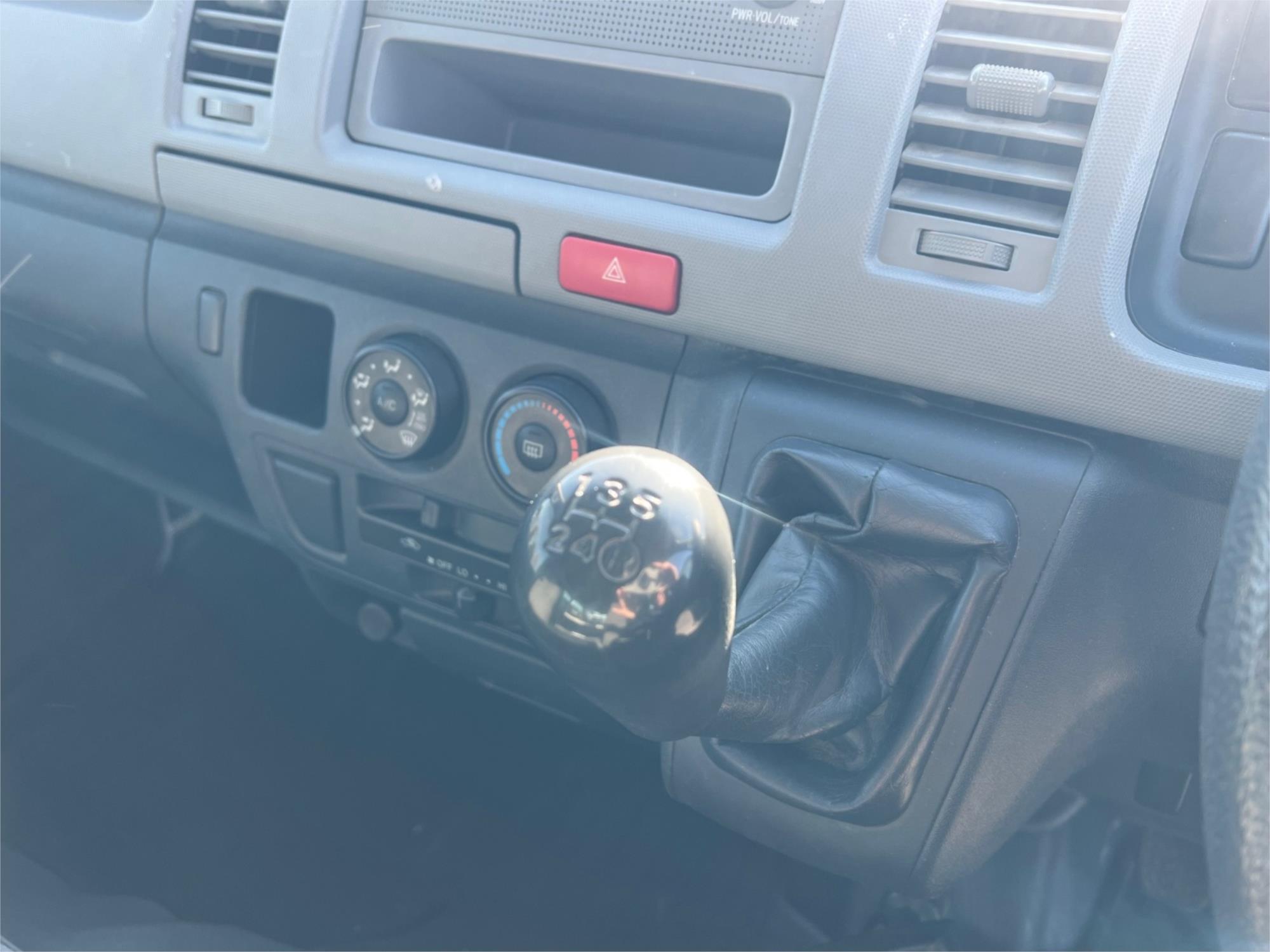 2013 TOYOTA HIACE KDH206R MY13 UPGRADE VAN