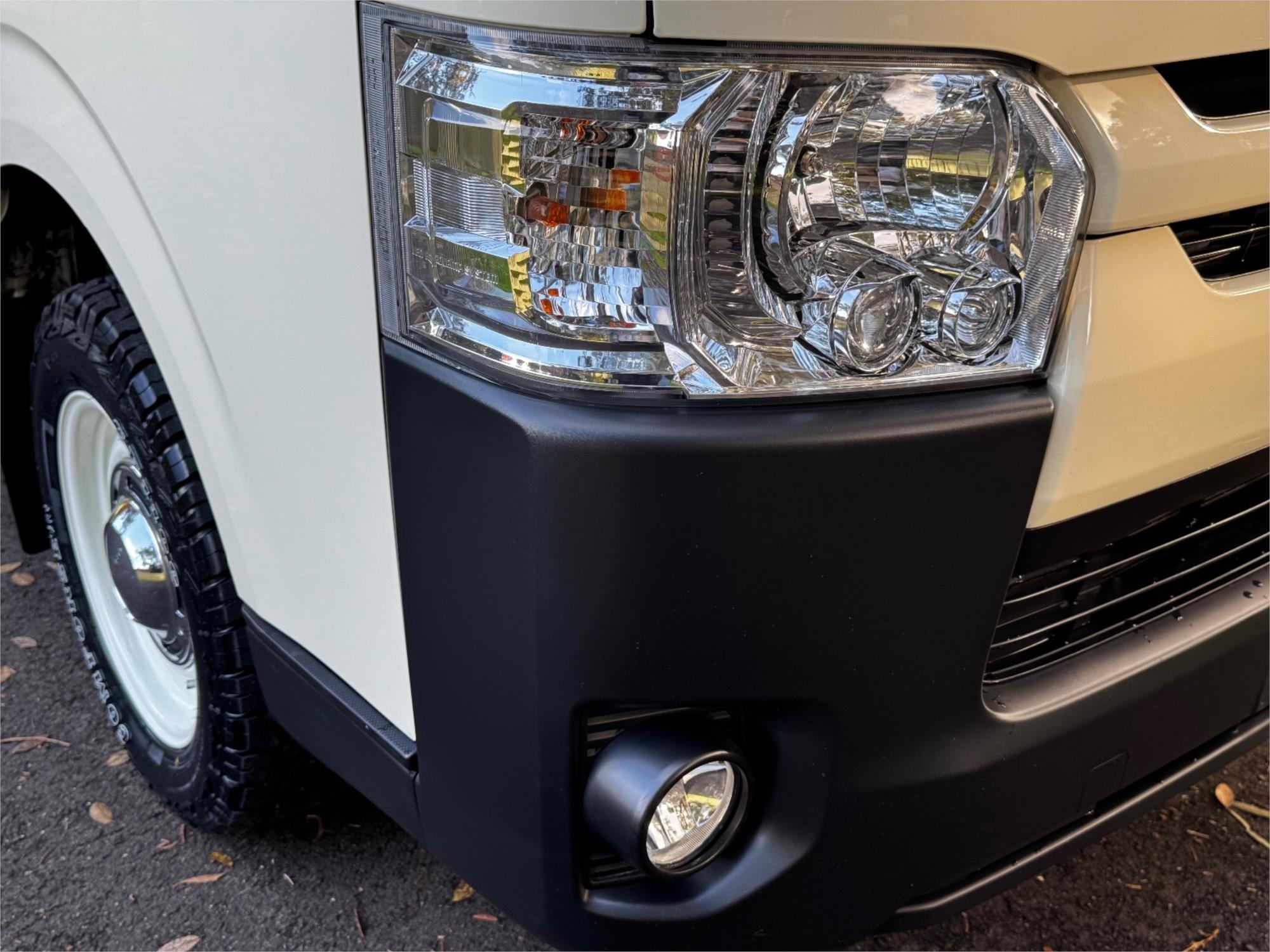 2018 TOYOTA HIACE GDH206 6 SP AUTOMATIC VAN