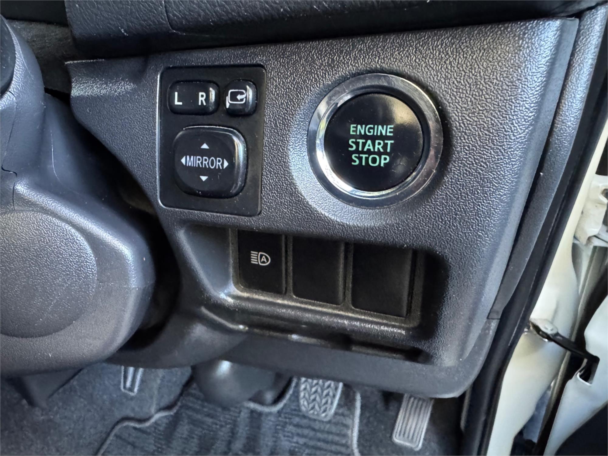 2021 TOYOTA HIACE GDH206R S-GL AUTOMATIC VAN