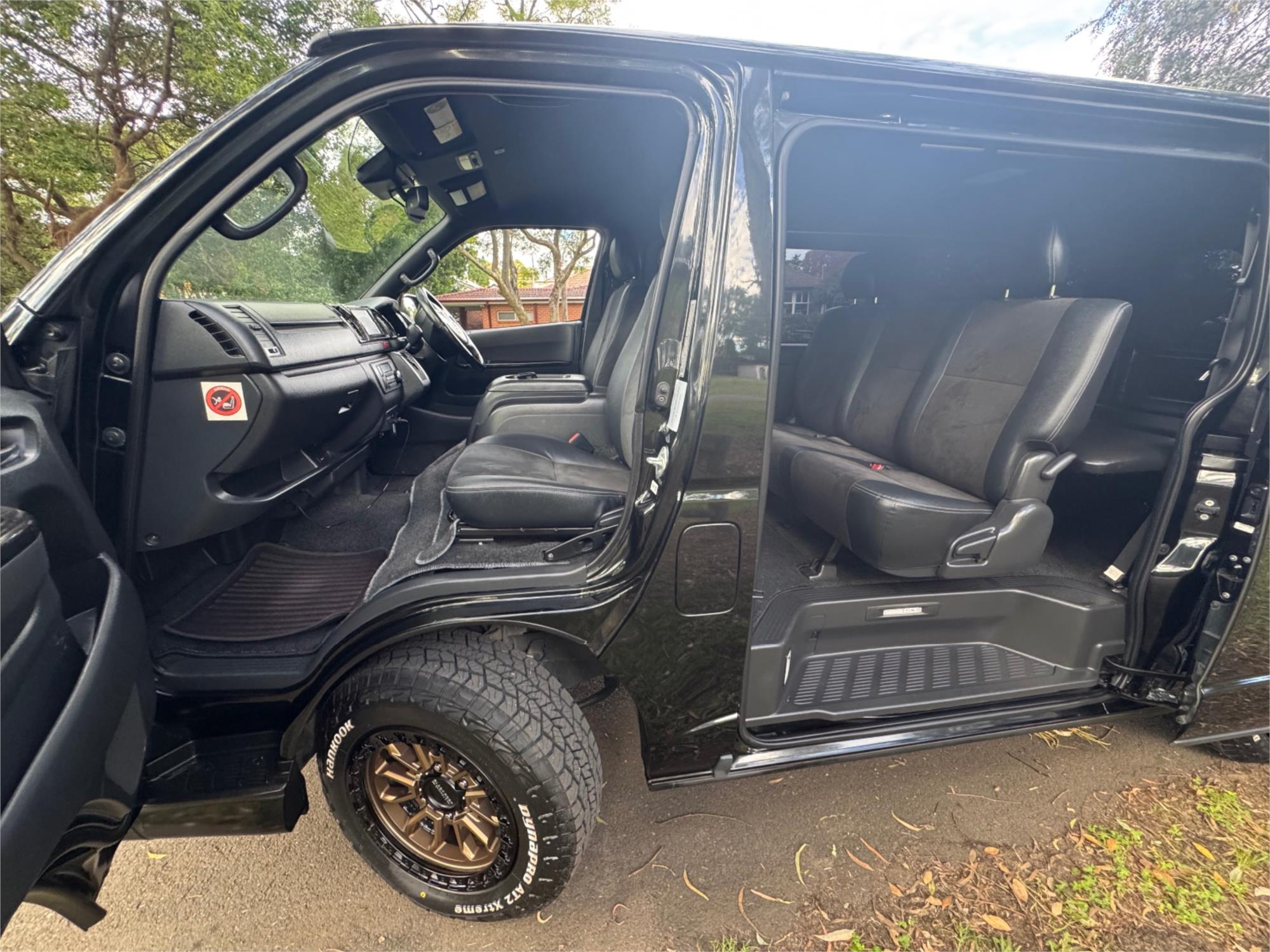 2019 TOYOTA HIACE VAN 4D VAN