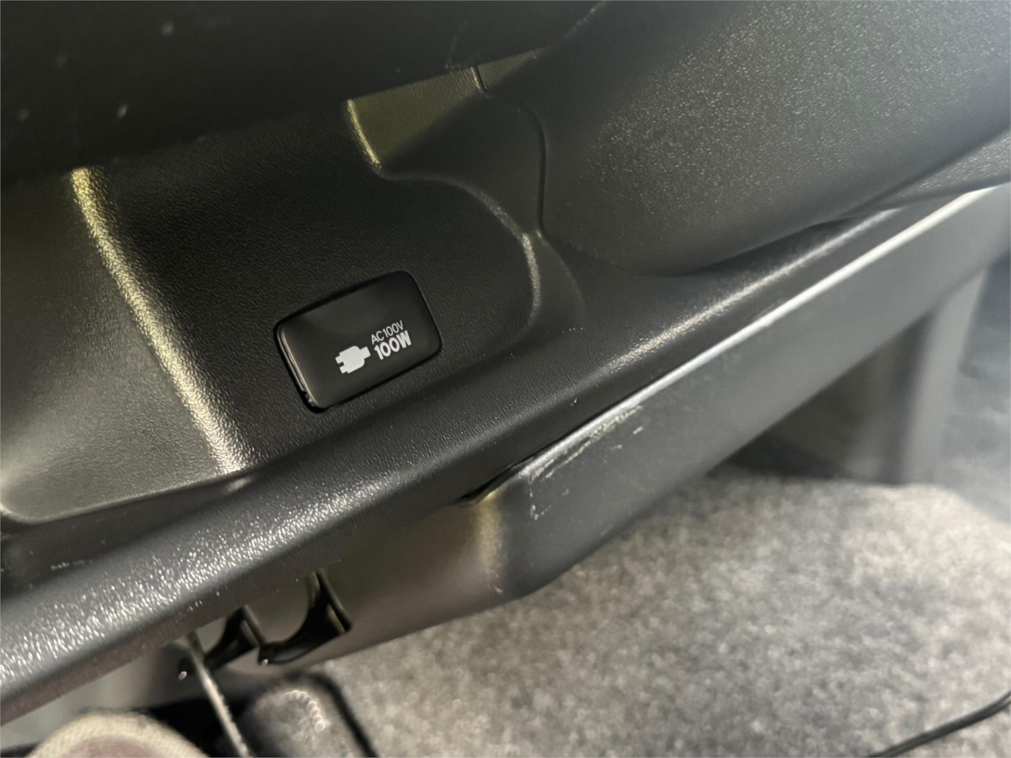 2019 TOYOTA HIACE VAN 4D VAN
