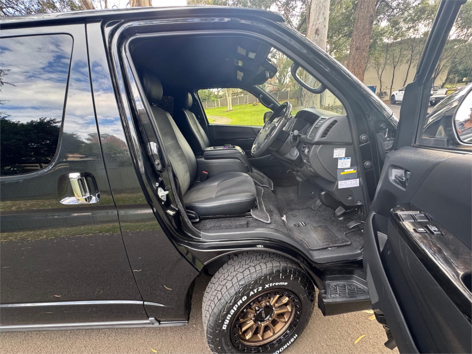 2019 TOYOTA HIACE VAN 4D VAN