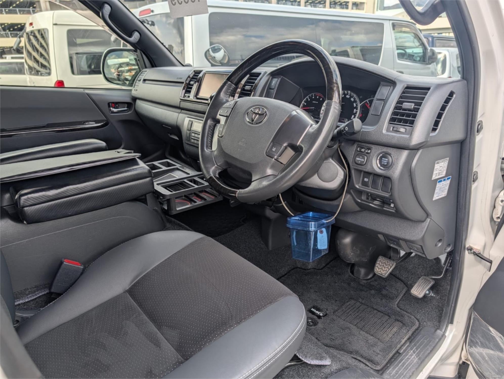 2019 TOYOTA HIACE VAN 4D VAN