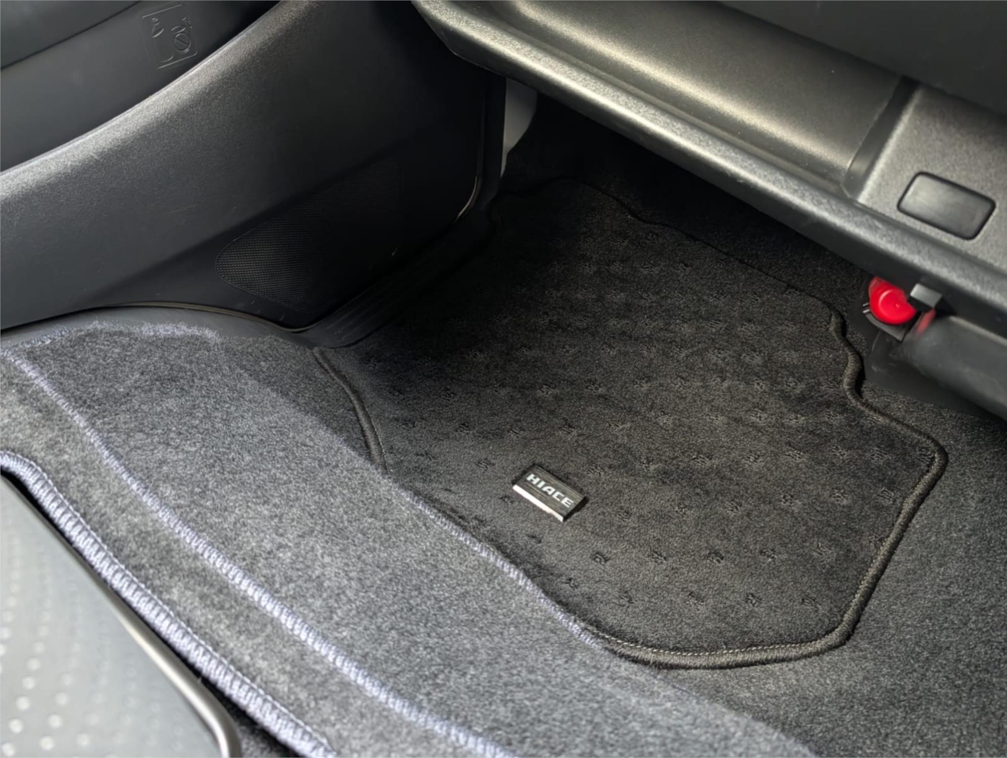 2019 TOYOTA HIACE VAN 4D VAN