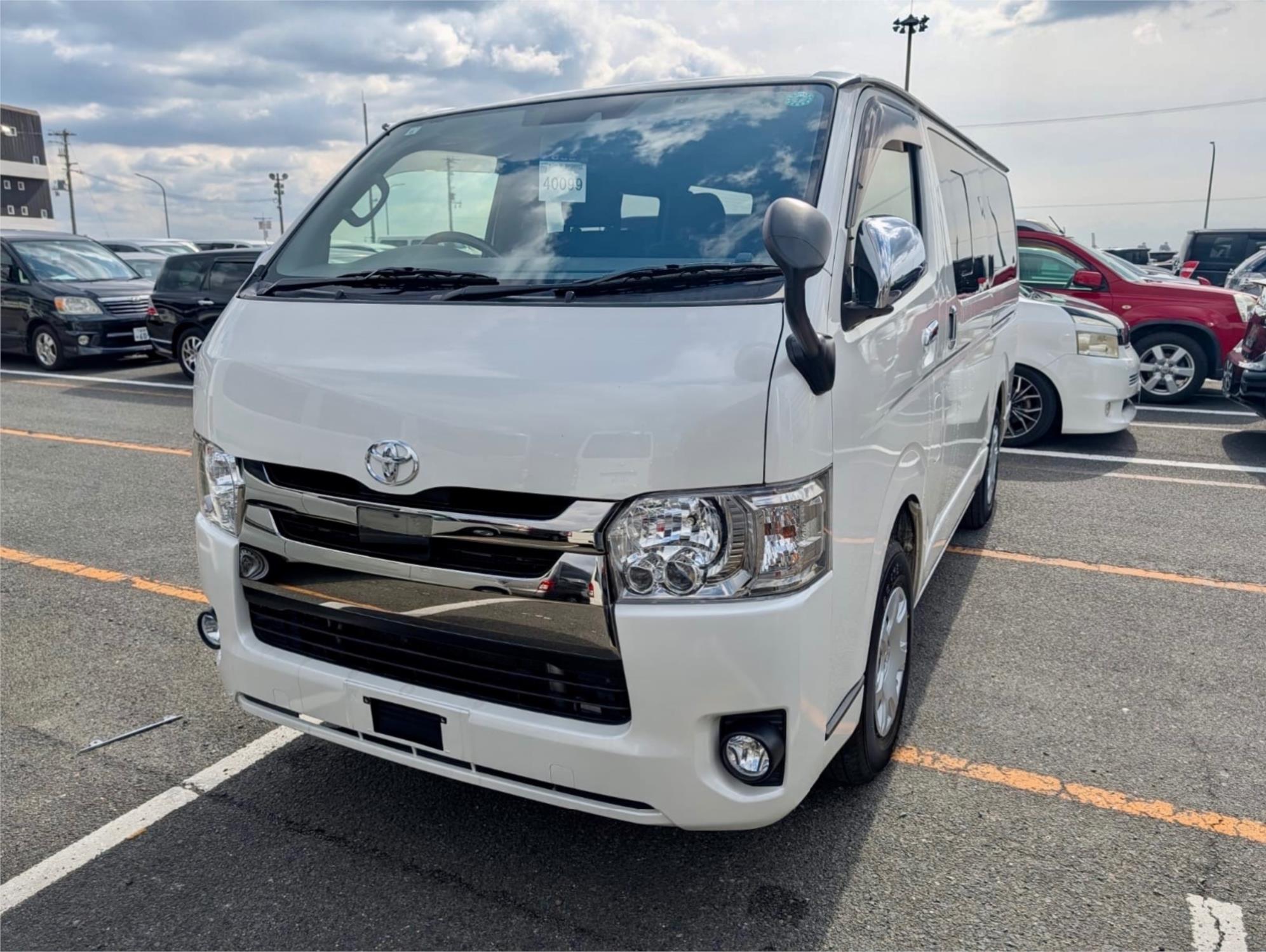2019 TOYOTA HIACE VAN 4D VAN