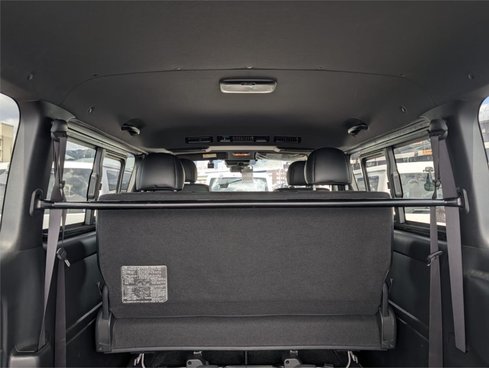 2019 TOYOTA HIACE VAN 4D VAN