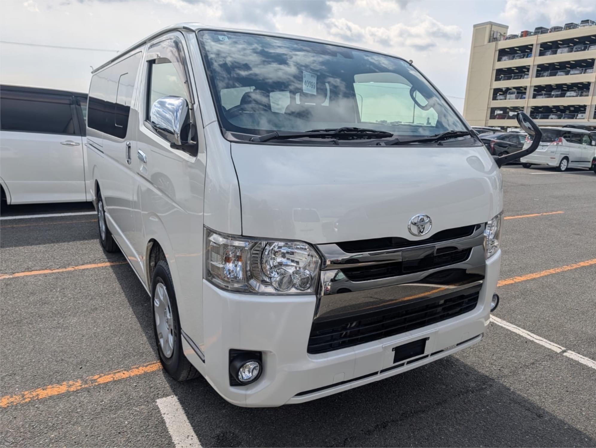 2019 TOYOTA HIACE VAN 4D VAN