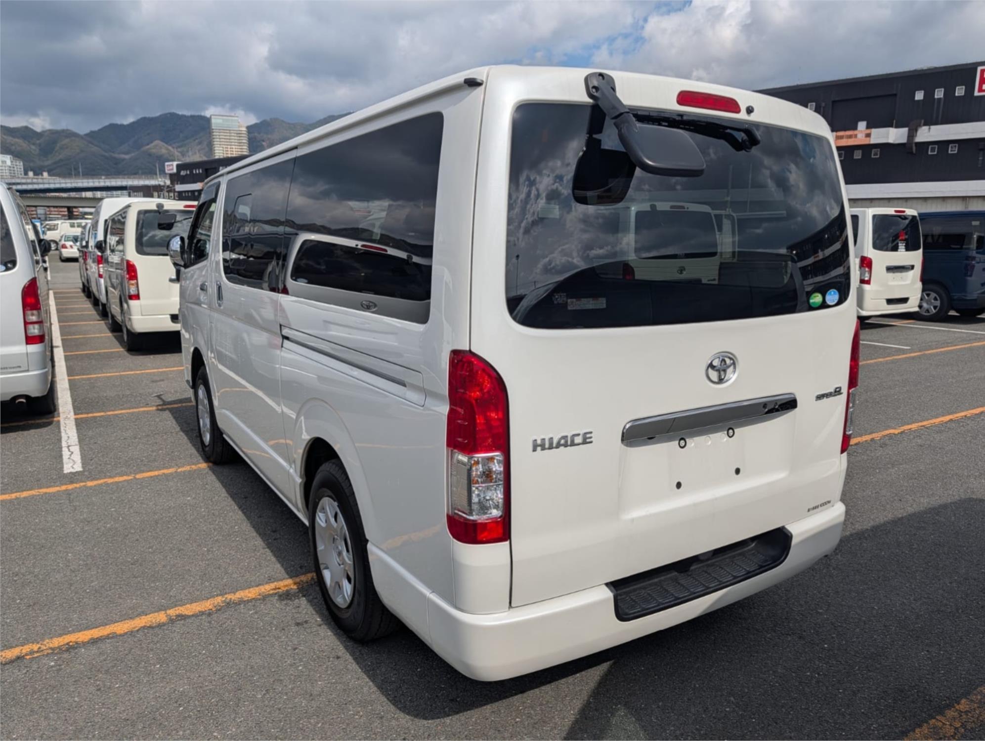 2019 TOYOTA HIACE VAN 4D VAN
