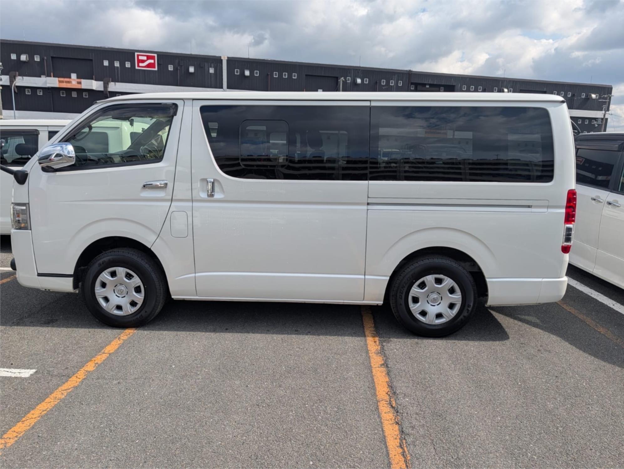2019 TOYOTA HIACE VAN 4D VAN