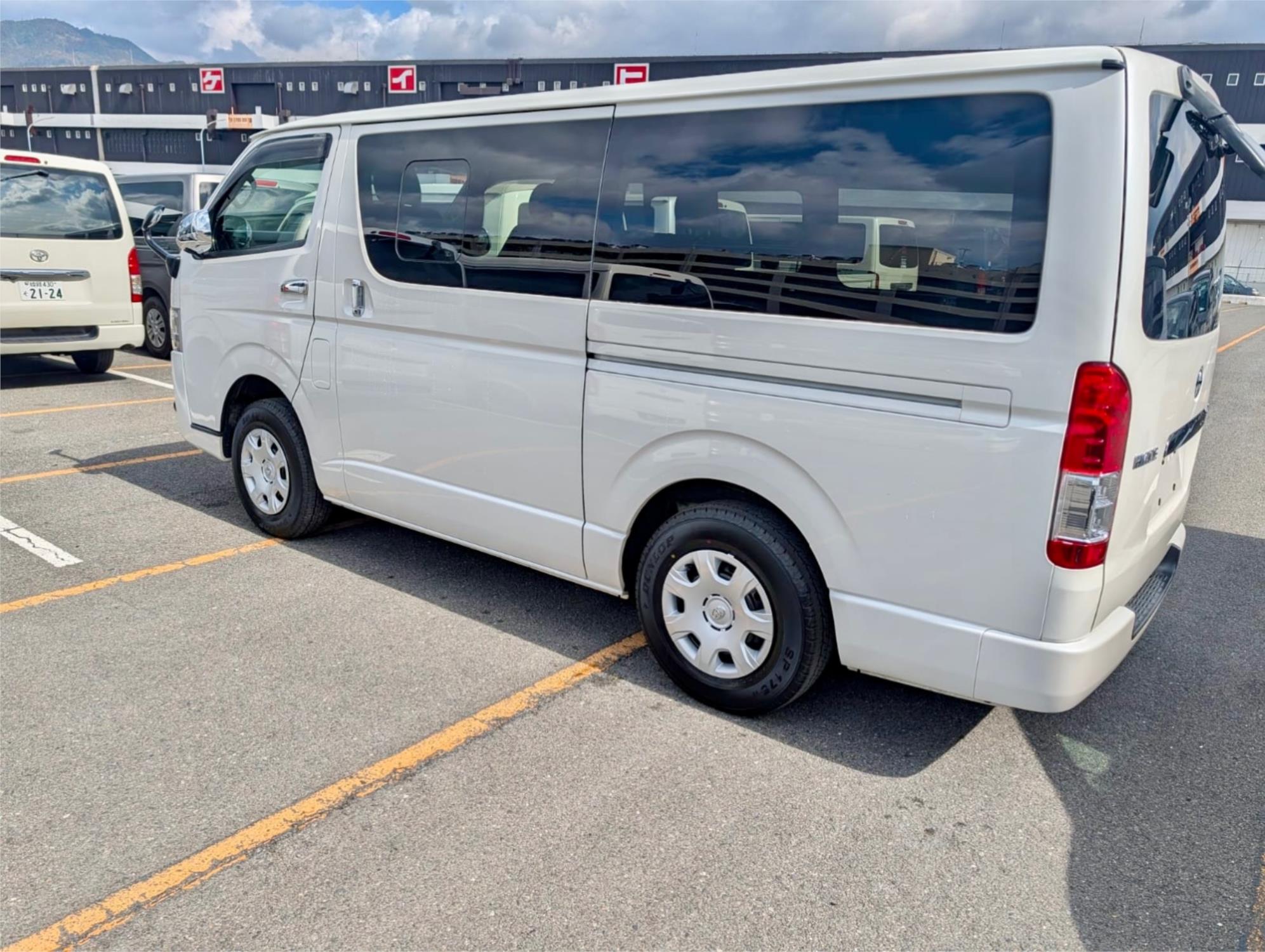 2019 TOYOTA HIACE VAN 4D VAN