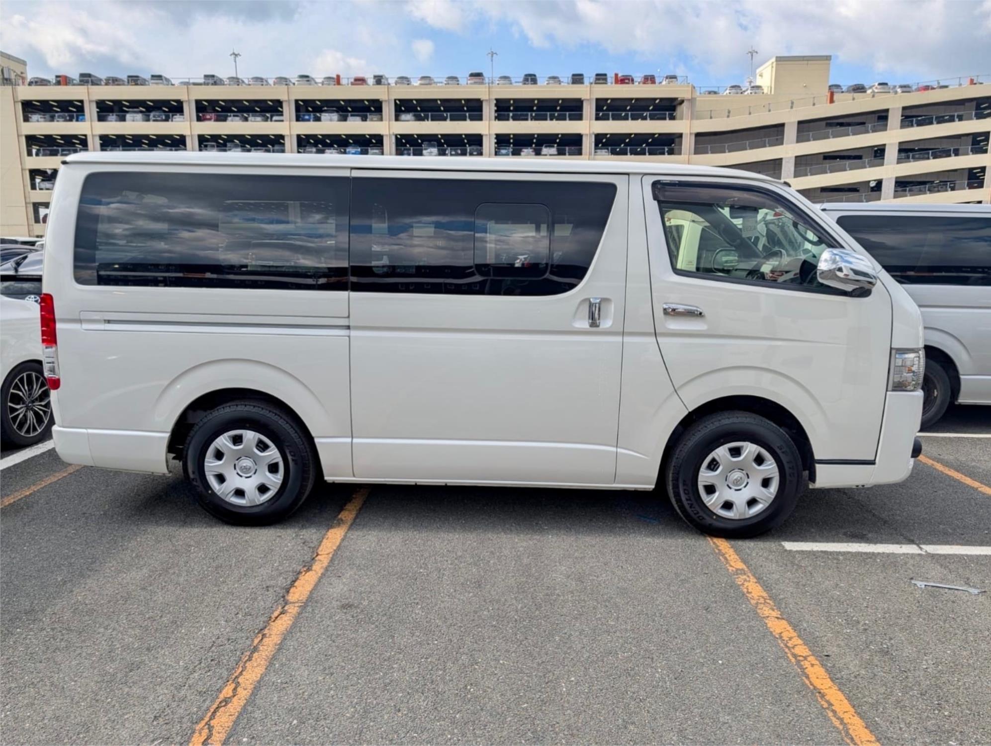 2019 TOYOTA HIACE VAN 4D VAN
