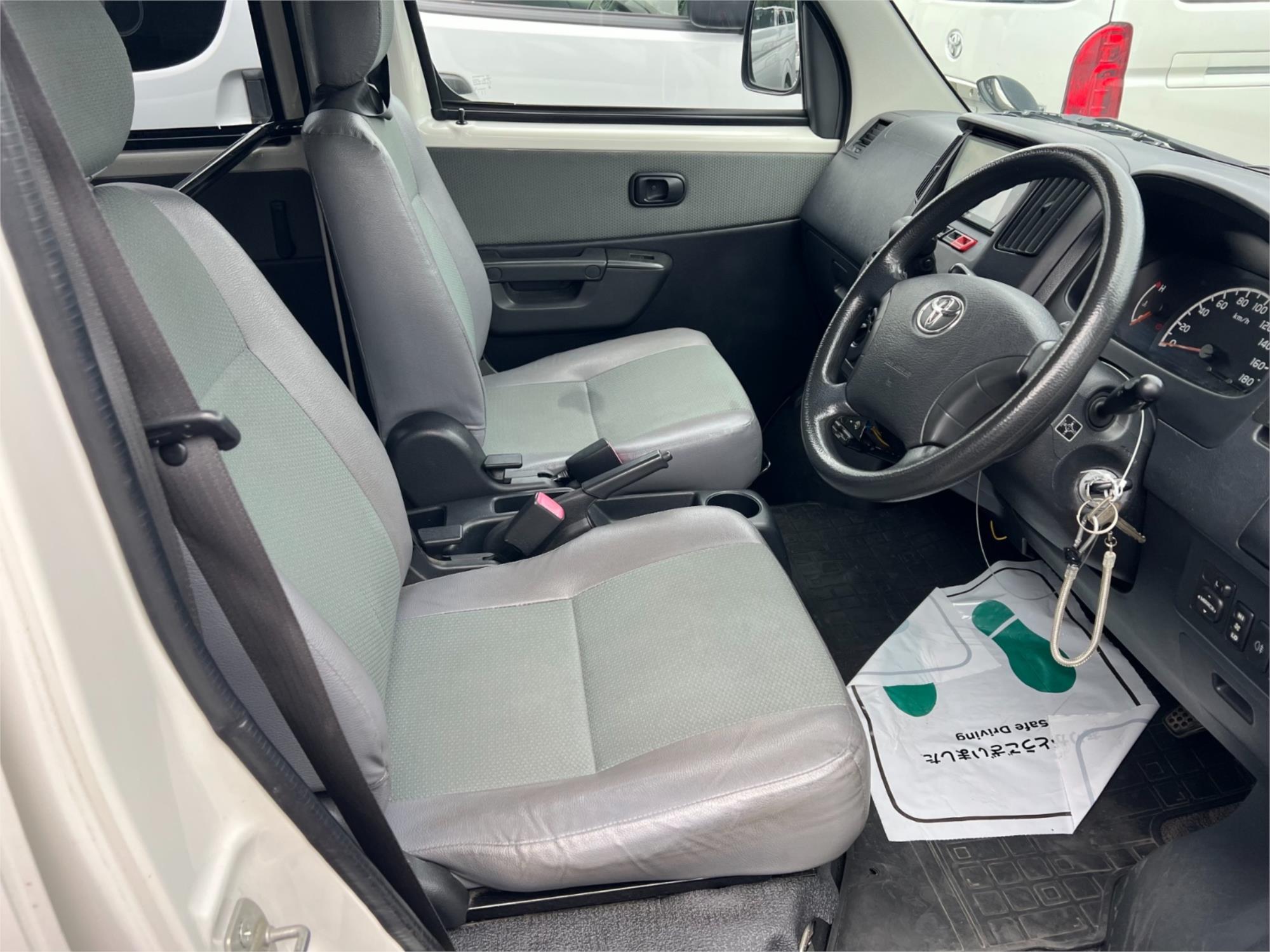 2017 TOYOTA TOWNACE AUTOMATIC VAN