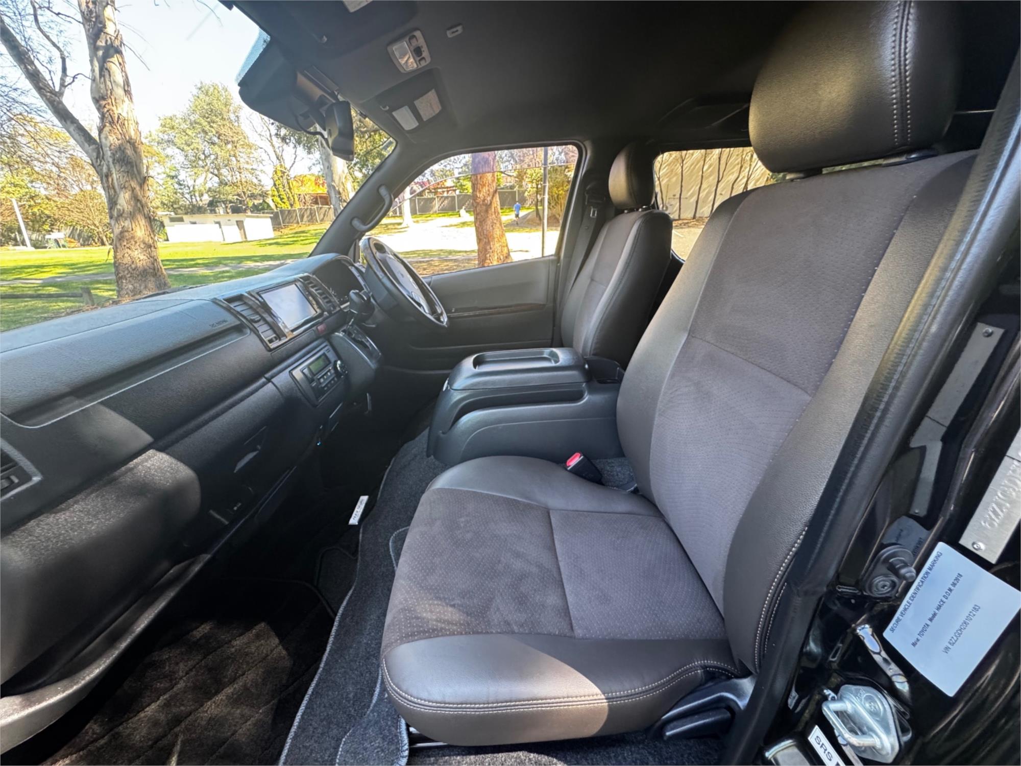 2018 TOYOTA HIACE GDH206 6 SP AUTOMATIC VAN
